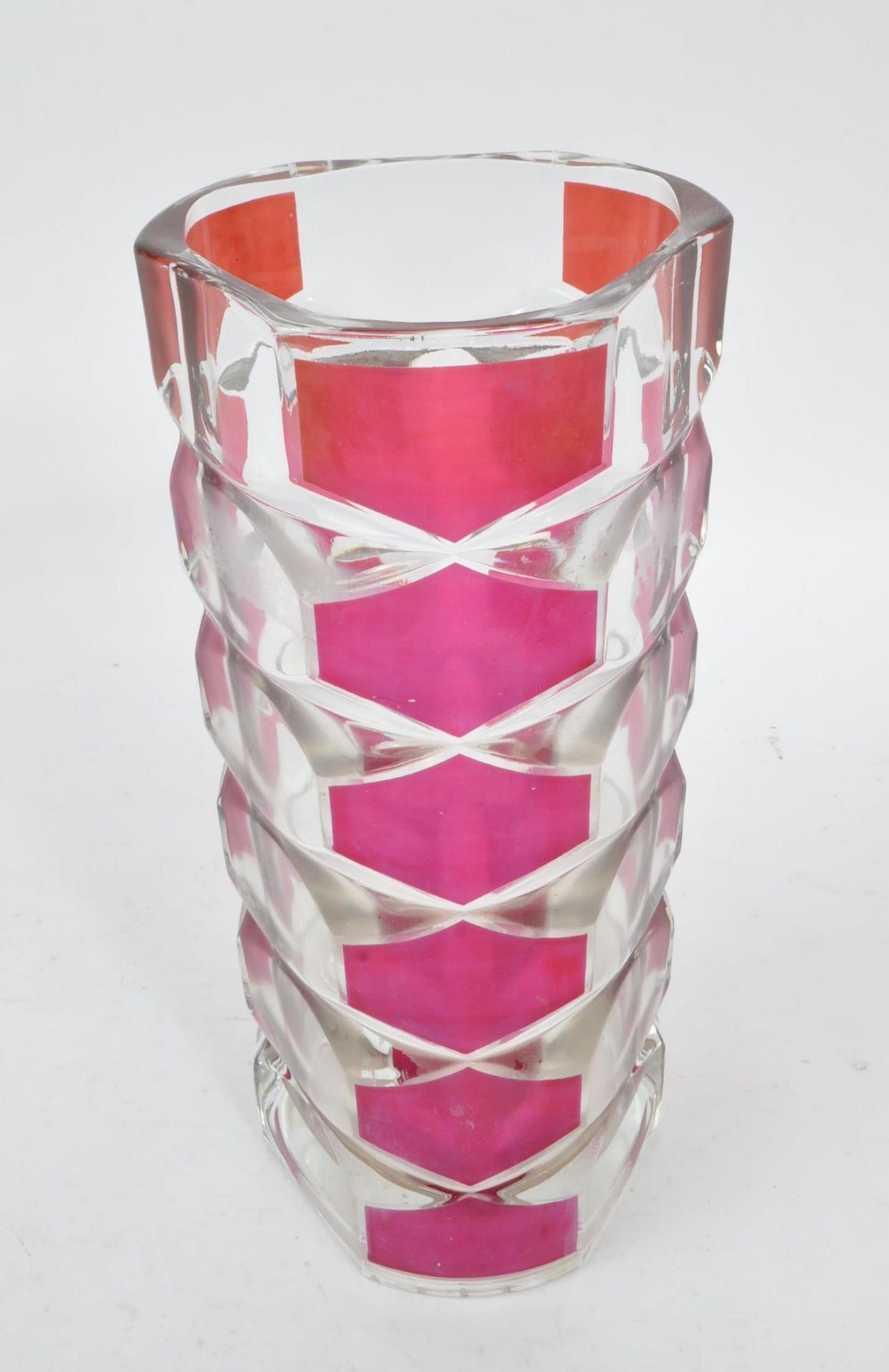 J G DURAND - LUMINARC - MID CENTURY WINDSOR RUBIS VASES - Image 4 of 7