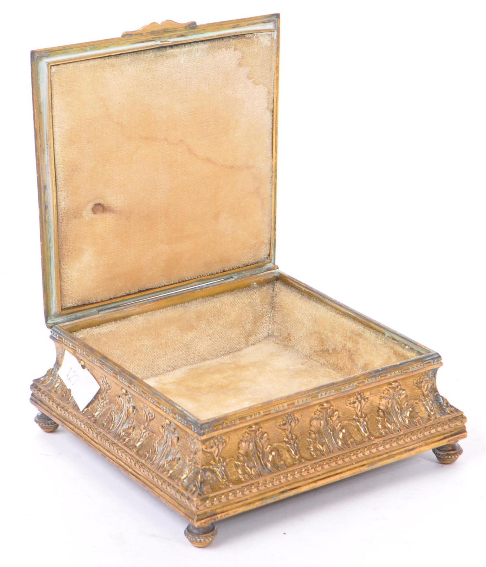 19TH CENTURY FRENCH JEWELLERY BOX WITH ROCOCO SCENE - Image 4 of 6