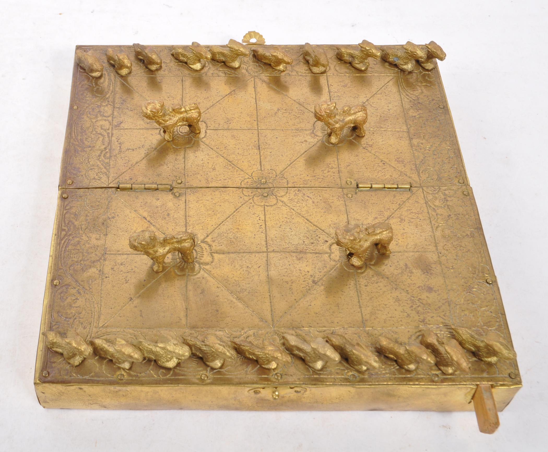 NEPALESE BRASS BAGH CHAL BOARD GAME WITH PIECES - Bild 2 aus 6