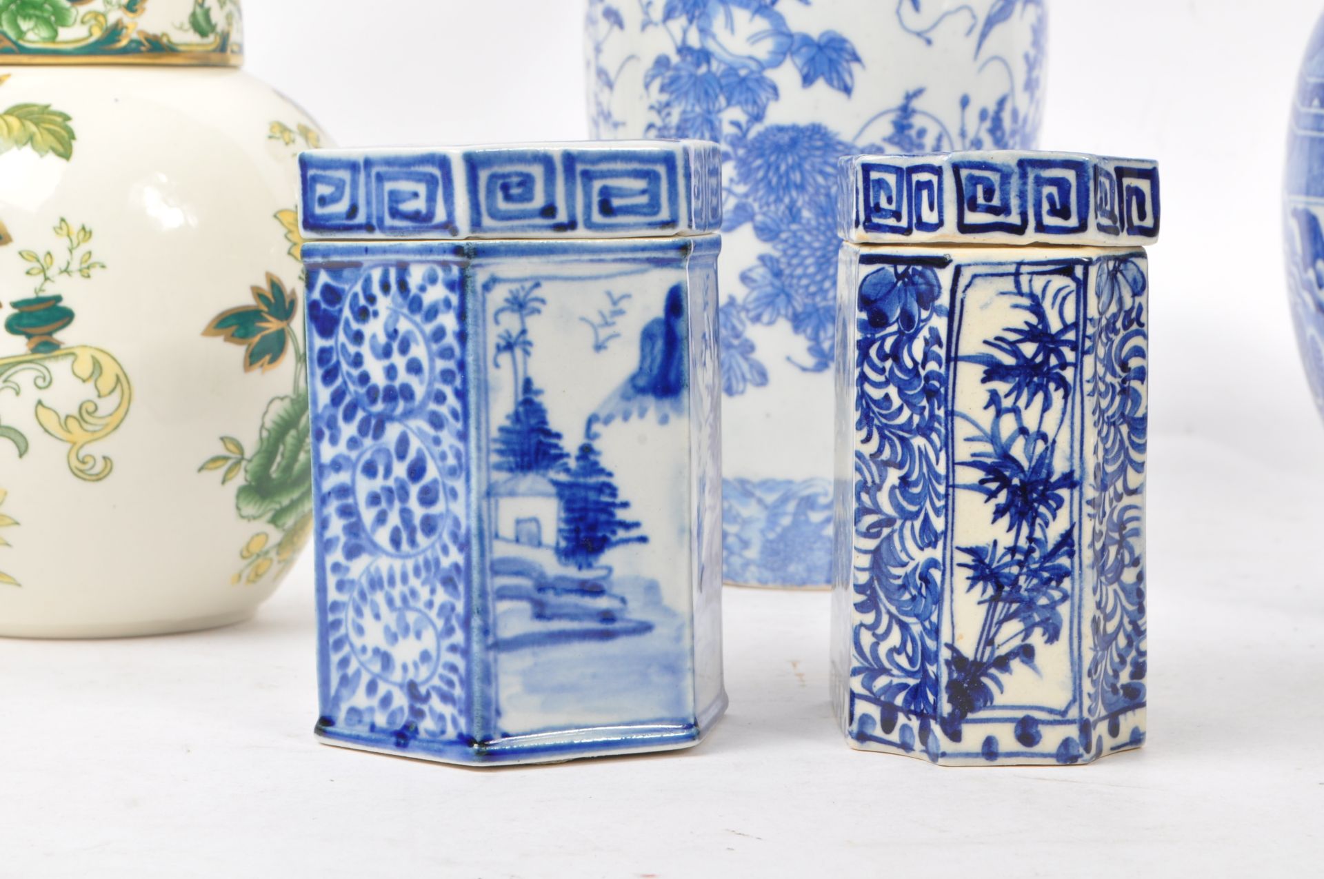 MASON'S - COLLECTION OF BRITISH AND CHINESE PORCELAIN ITEMS - Image 3 of 10