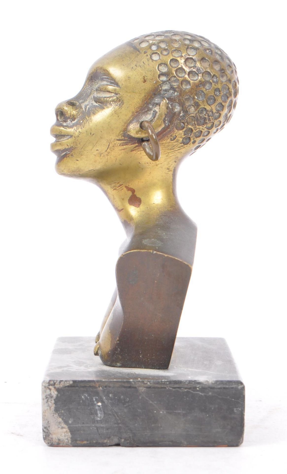 20TH CENTURY AFRICAN BRONZE FEMALE BUST FIGURE - Image 3 of 5