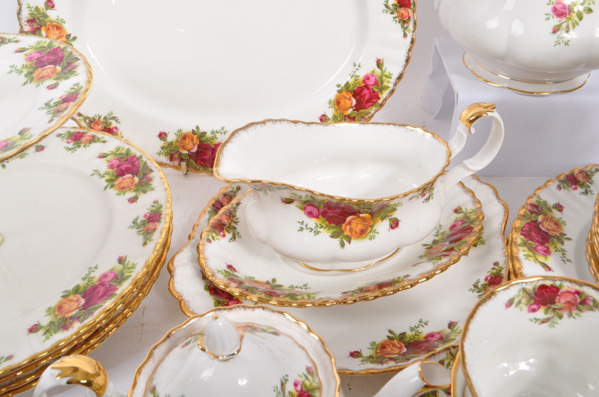 ROYAL ALBERT - OLD COUNTRY ROSES - PORCELAIN TEA SERVICE - Image 9 of 9
