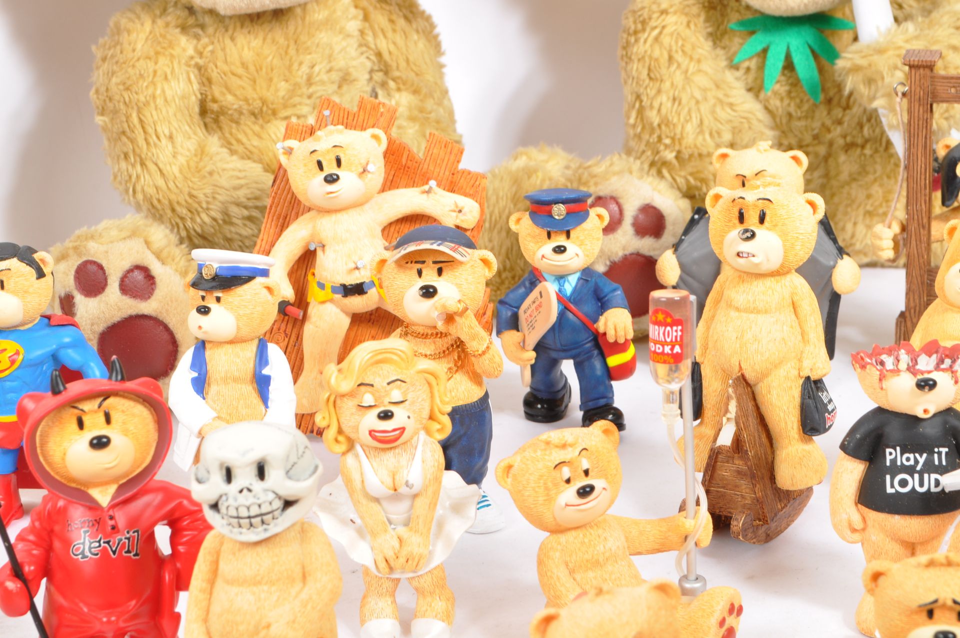 LARGE COLLECTION OF BAD TASTE BEARS FIGURINES - Image 7 of 12