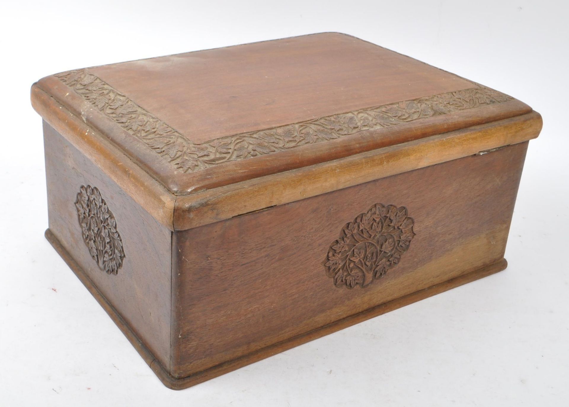 EARLY 20TH CENTURY CARVED FRUITWOOD JEWELLERY BOX - Bild 5 aus 5