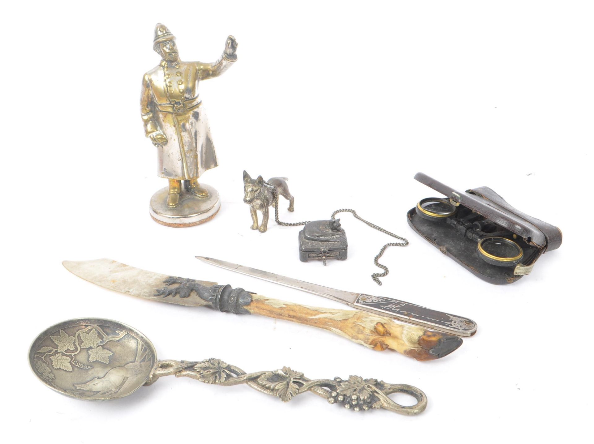 COLLECTION OF CURIOS - 19TH & 20TH CENTURY ITEMS