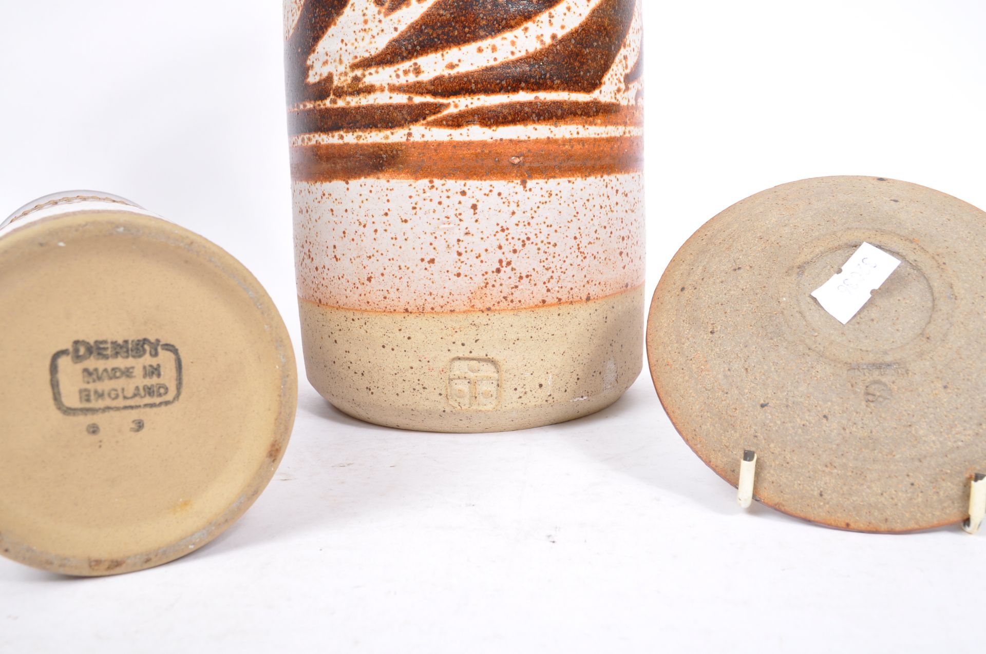 COLLECTION OF FOUR STUDIO POTTERY STONEWARE CERAMICS - Image 6 of 8