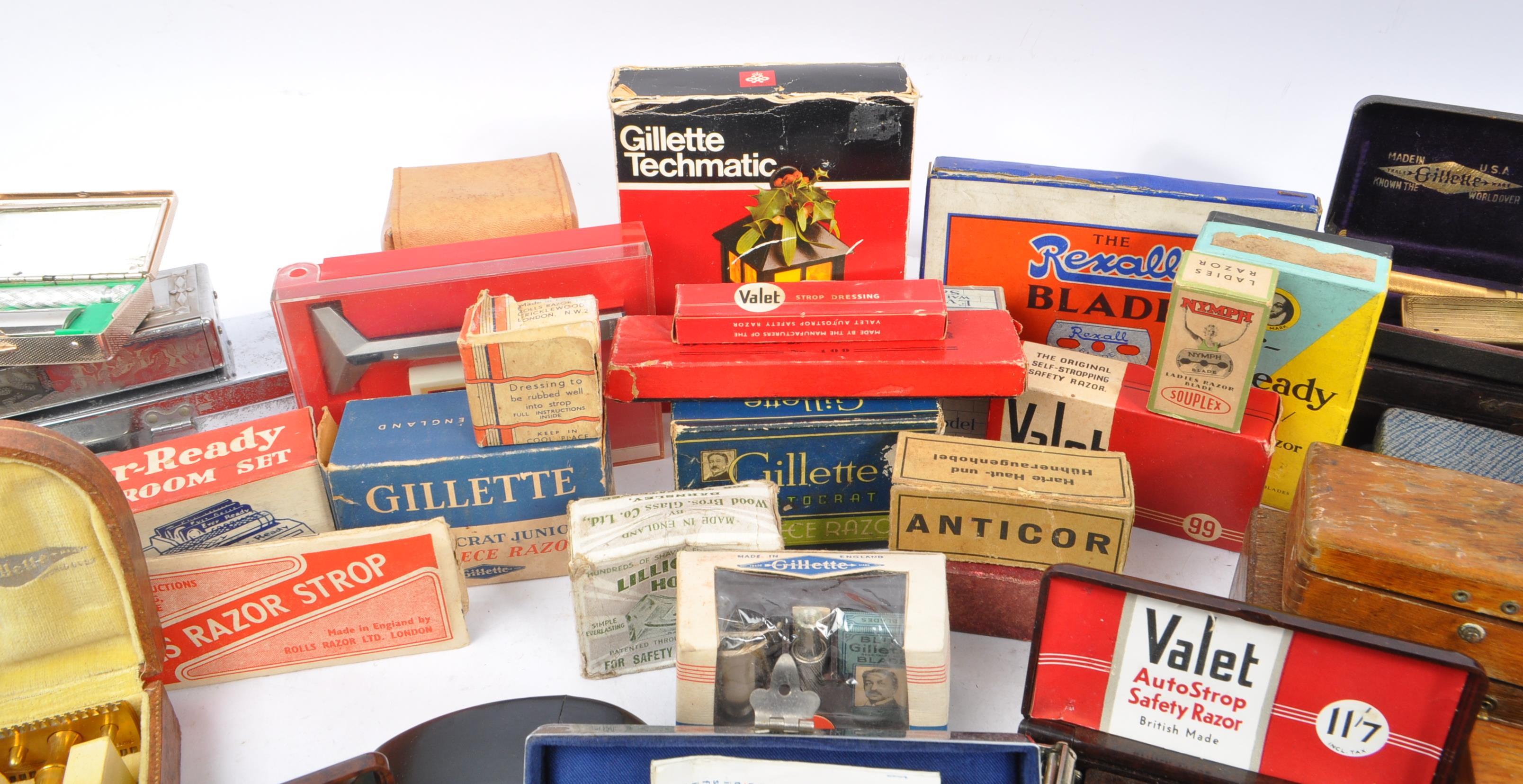 LARGE COLLECTION OF VINTAGE RAZORS - MINIATURES & CUT THROAT - Image 5 of 7