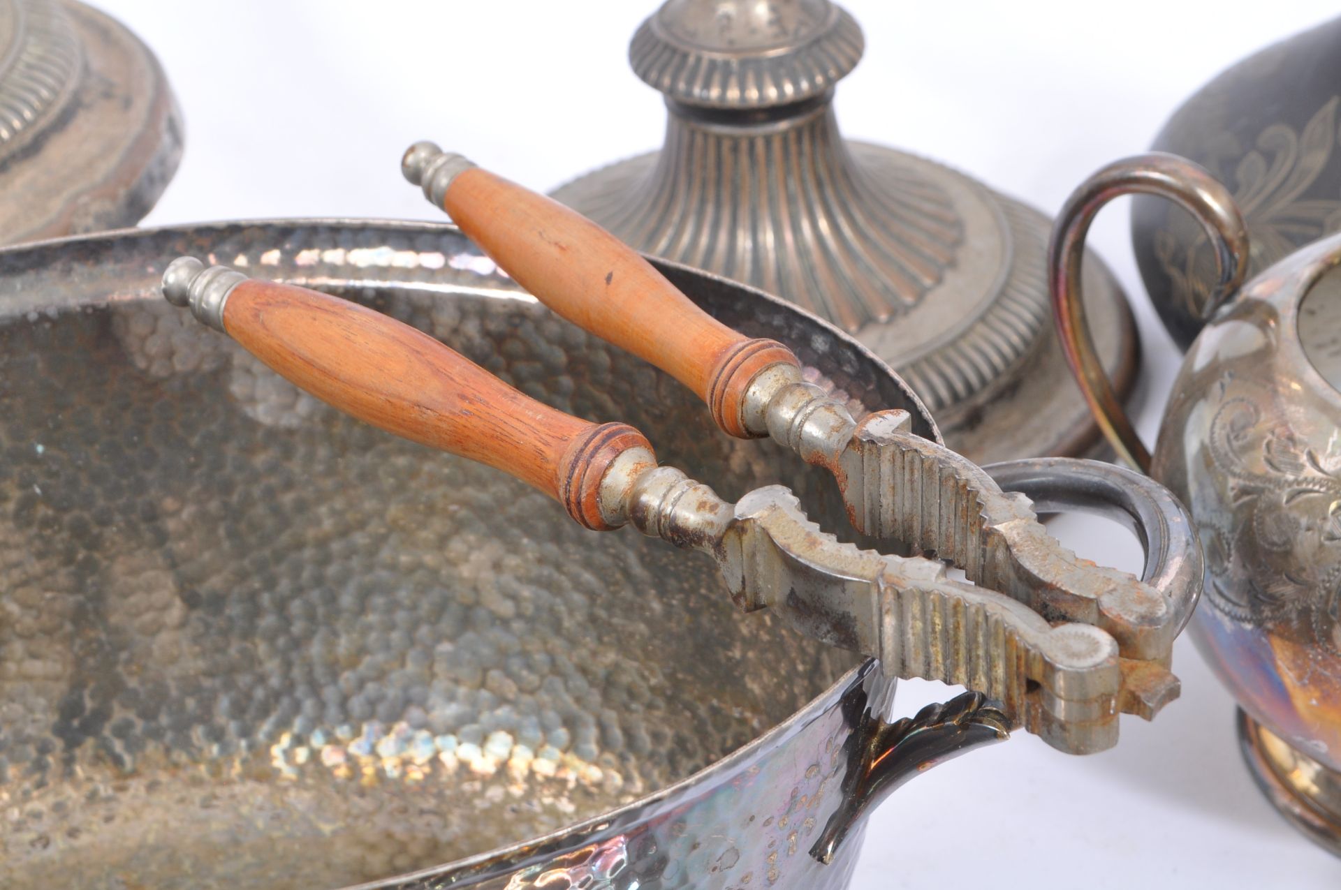 COLLECTION OF SILVER PLATE TABLEWARE & CURIOS - Bild 7 aus 11