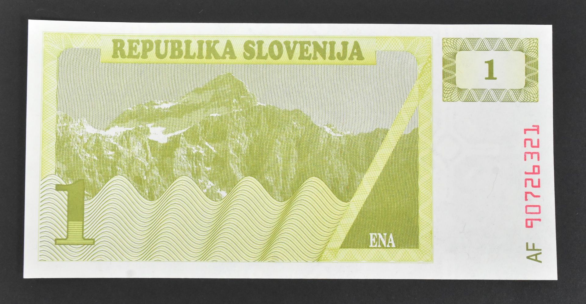 COLLECTION OF UNCIRCULATED BANK NOTES - EUROPEAN - Image 30 of 44