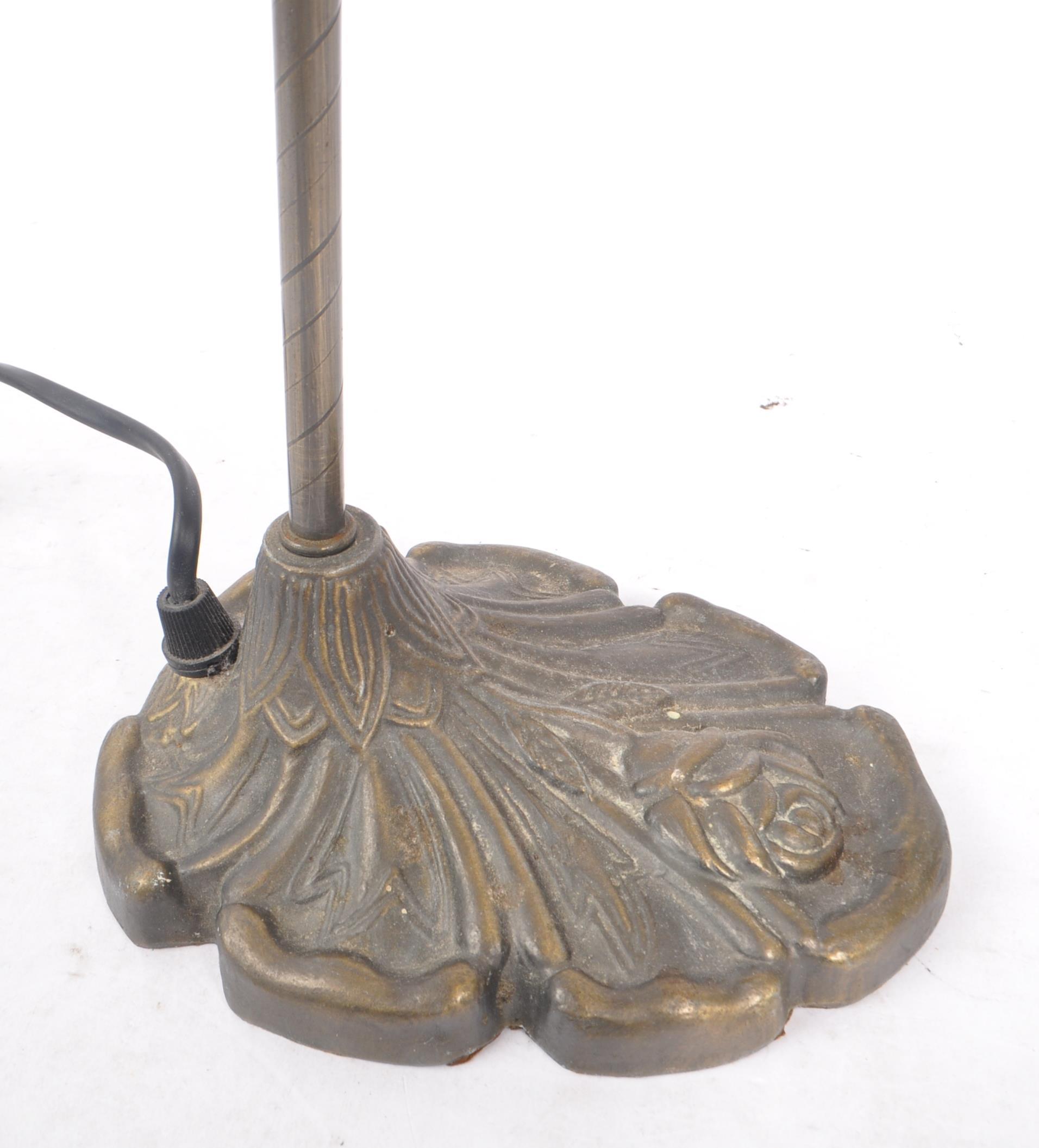 VINTAGE 20TH CENTURY ART NOUVEAU STYLE TIFFANY DESK LAMP - Image 4 of 5