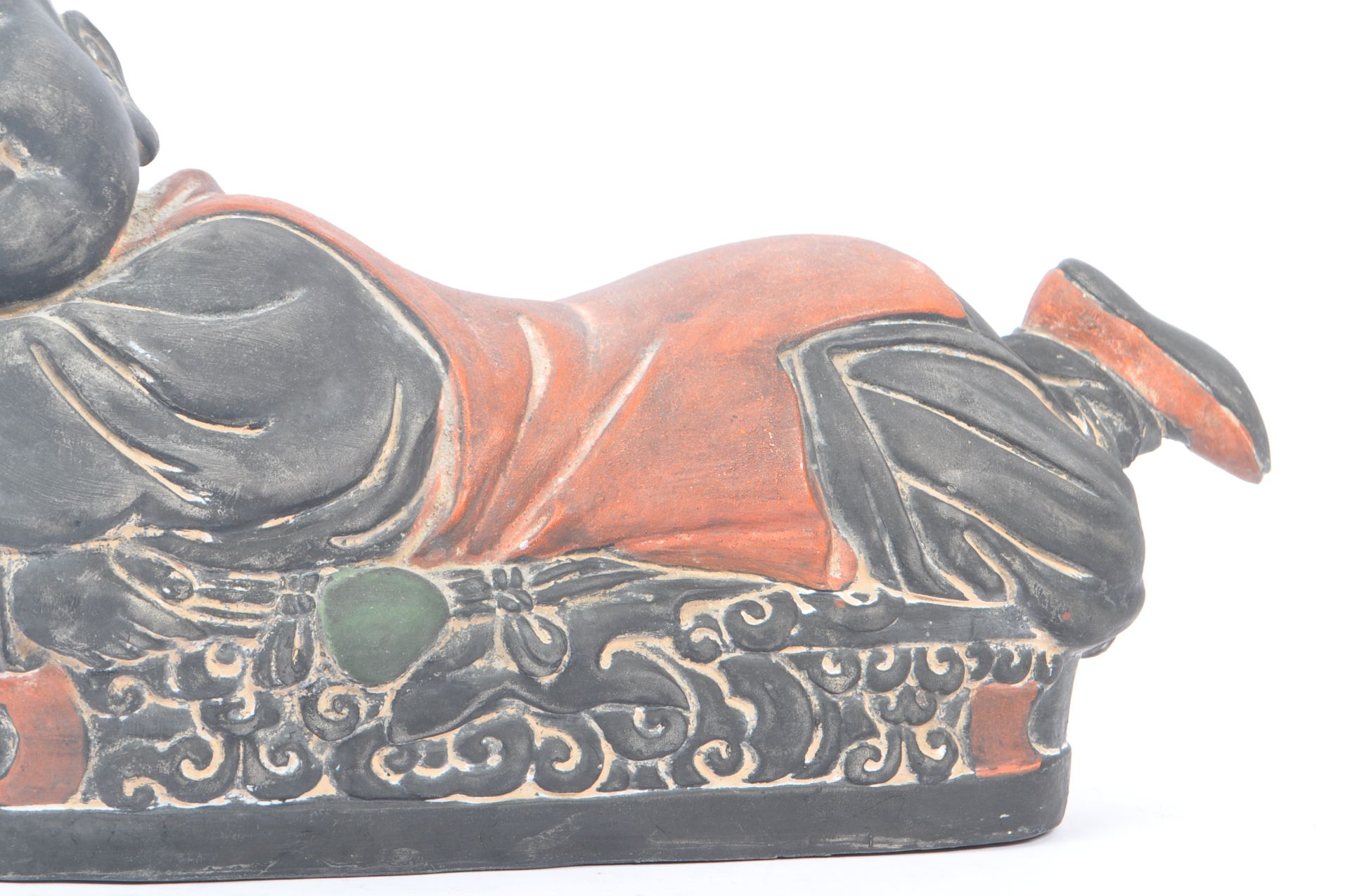 EARLY 20TH CENTURY CHINESE CERAMIC PILLOW FIGURE - Image 6 of 6