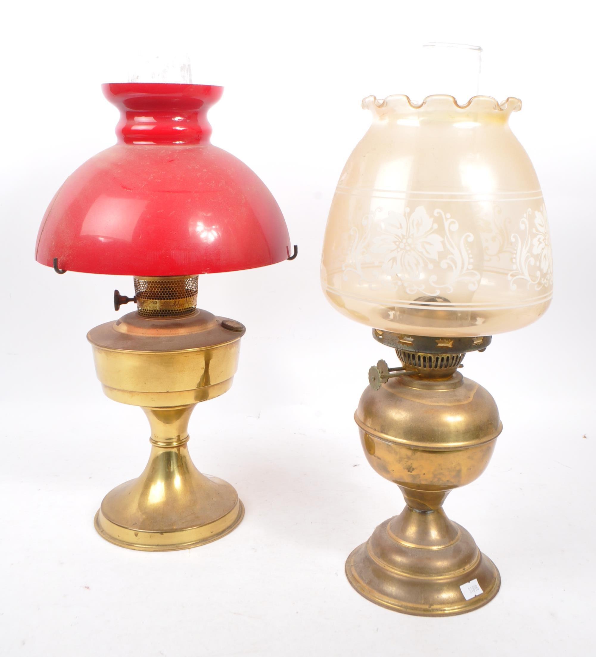 TWO VINTAGE 20TH CENTURY BRASS TABLE OIL LAMPS - Image 2 of 7