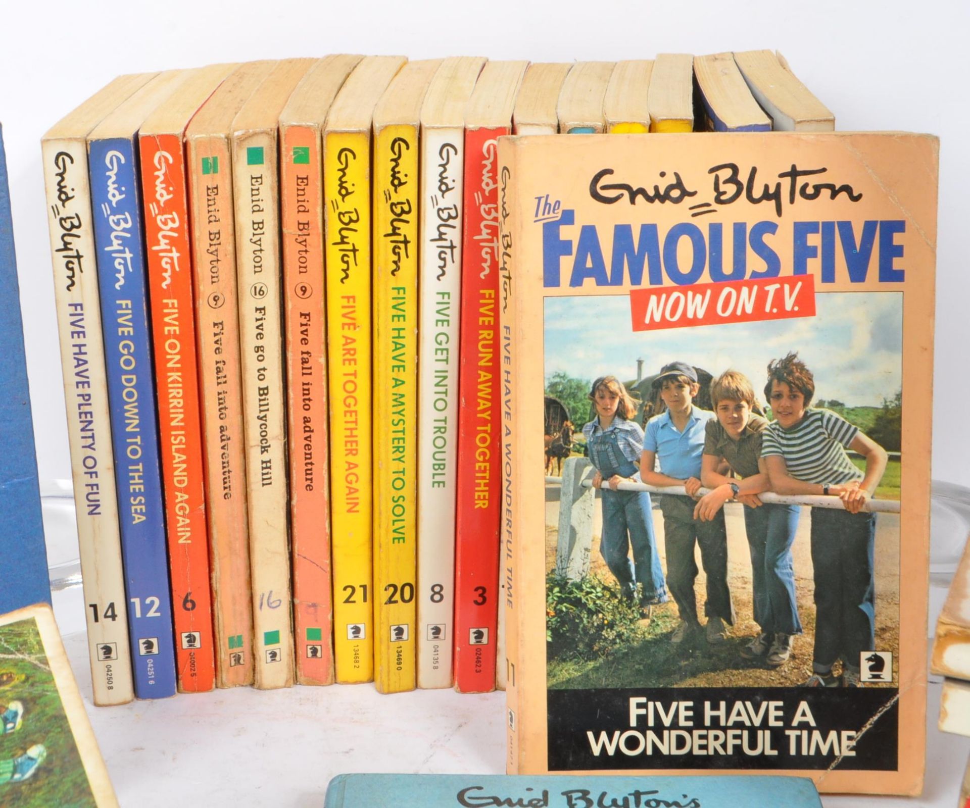 LARGE COLLECTION OF 1960S ENID BLYTON CHILDREN'S FICTION BOOKS - Bild 3 aus 6