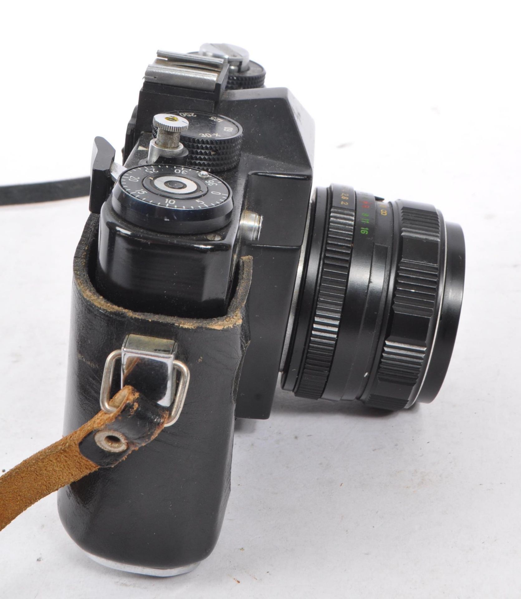 ZENIT - MID CENTURY 12XP 35MM SLR CAMERA - Bild 5 aus 6