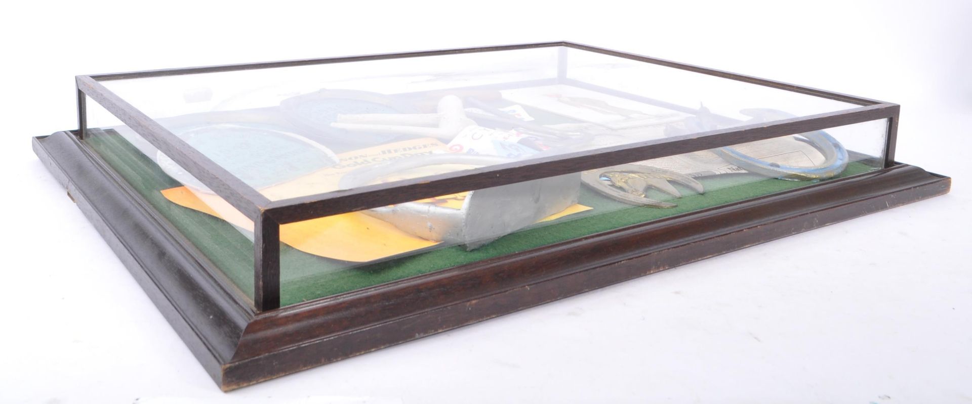 EQUESTRIAN INTEREST - GLASS DISPLAY CASE W/ HORSE RACING ITEMS - Image 7 of 7