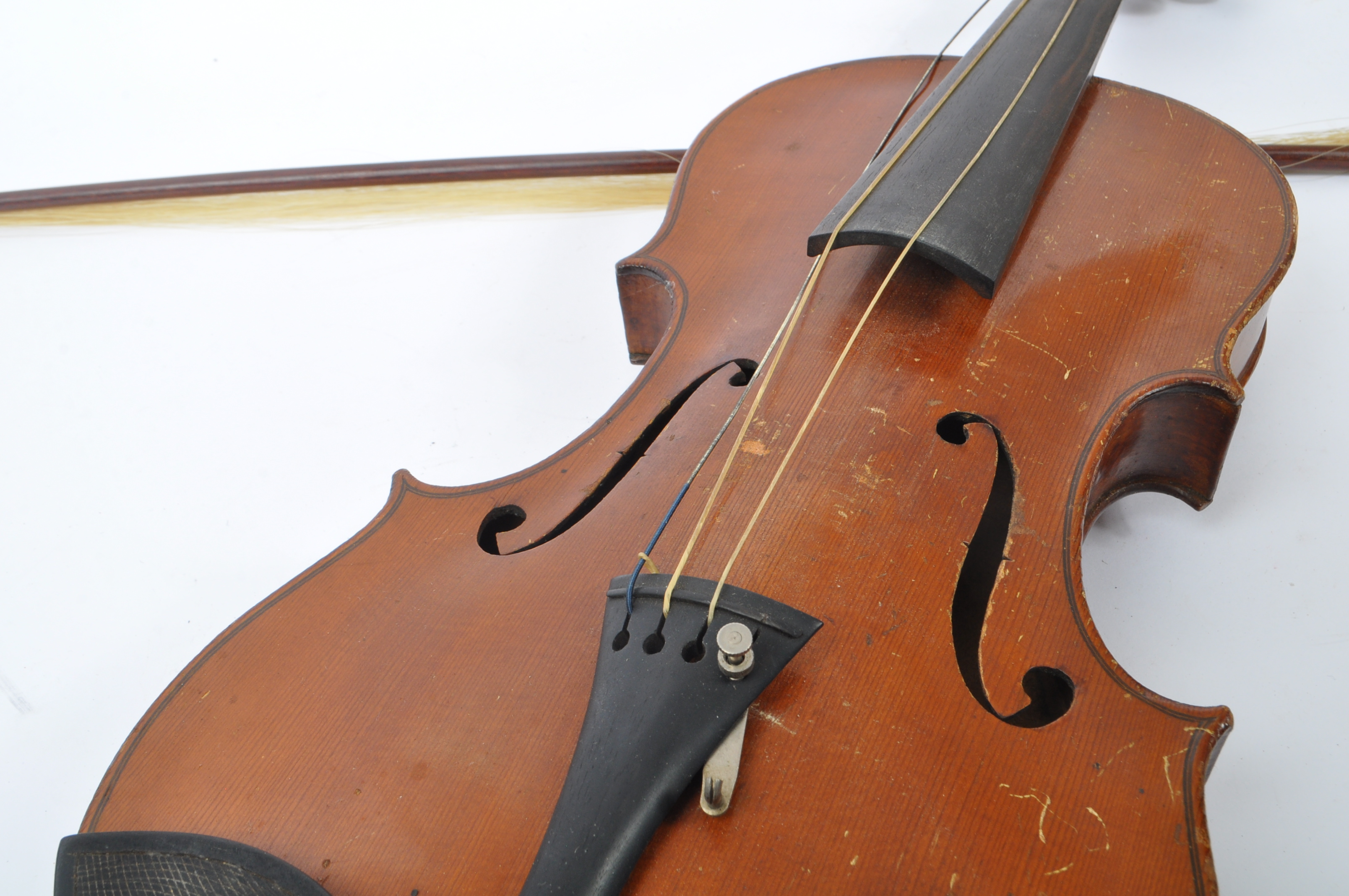 EARLY 20TH CENTURY FULL SIZE CASED VIOLIN - Image 4 of 6