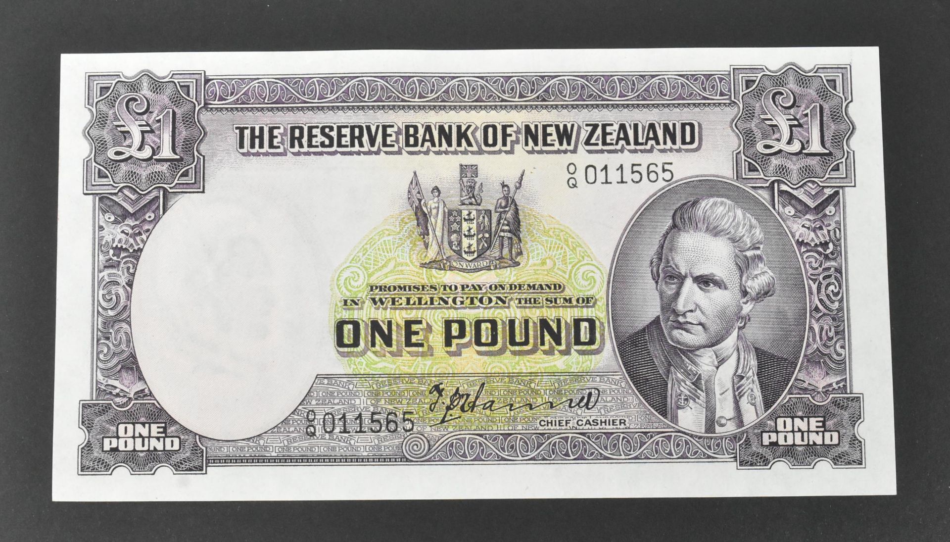 RESERVE BANK OF NEW ZEALAND UNCIRCULATED 1940S £1 NOTE