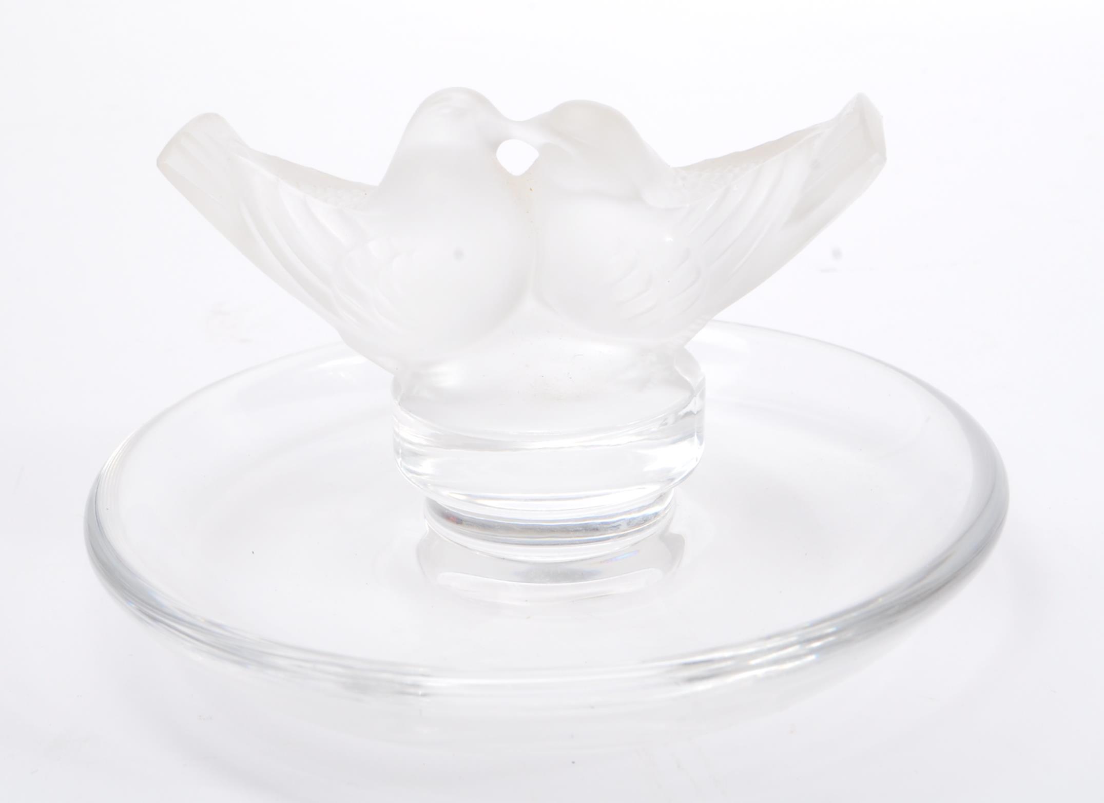 LALIQUE - 20TH CENTURY GLASS BIRDS IN CIRCULAR DISH - Image 3 of 5