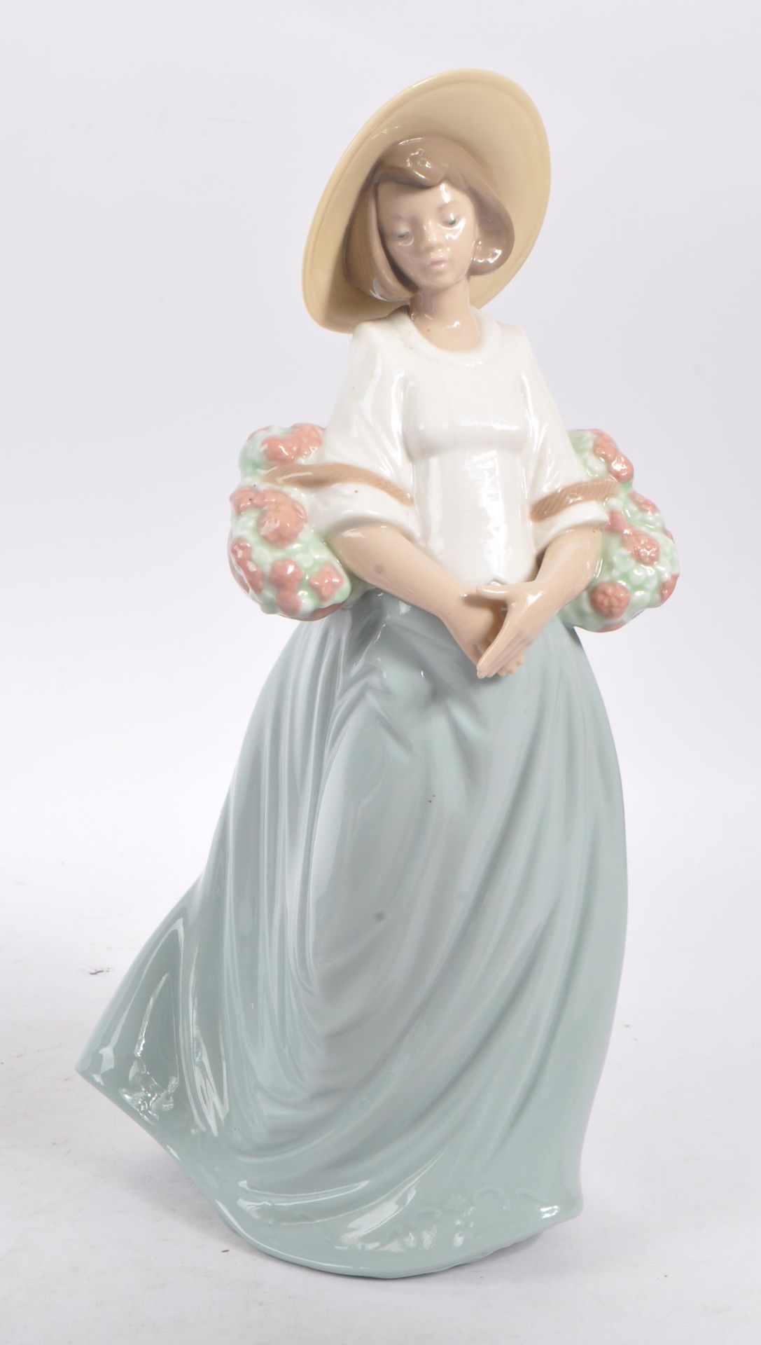 NAO BY LLADRO - COLLECTION OF FIVE PORCELAIN FIGURES - Bild 4 aus 9