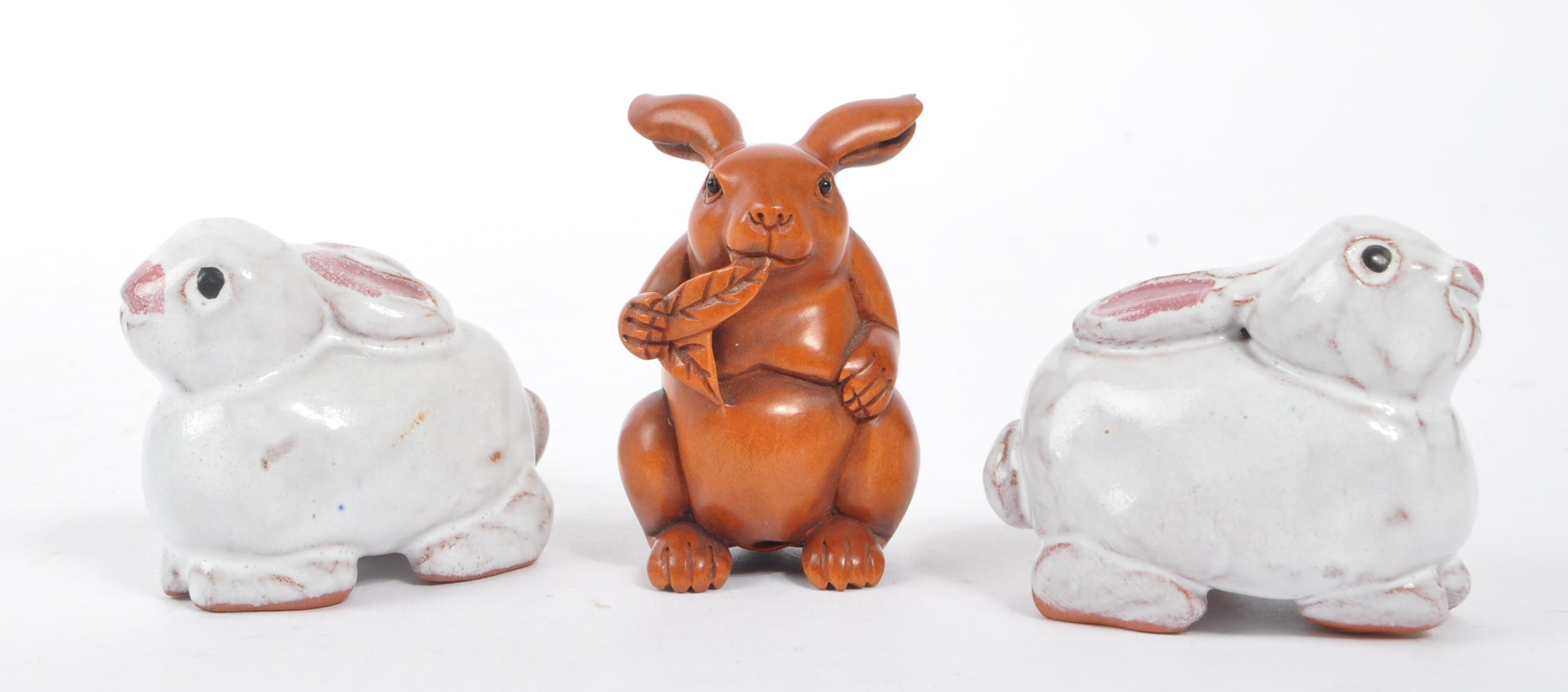 VINTAGE 20TH CENTURY JAPANESE NETSUKE RABBIT FIGURES - Image 3 of 4