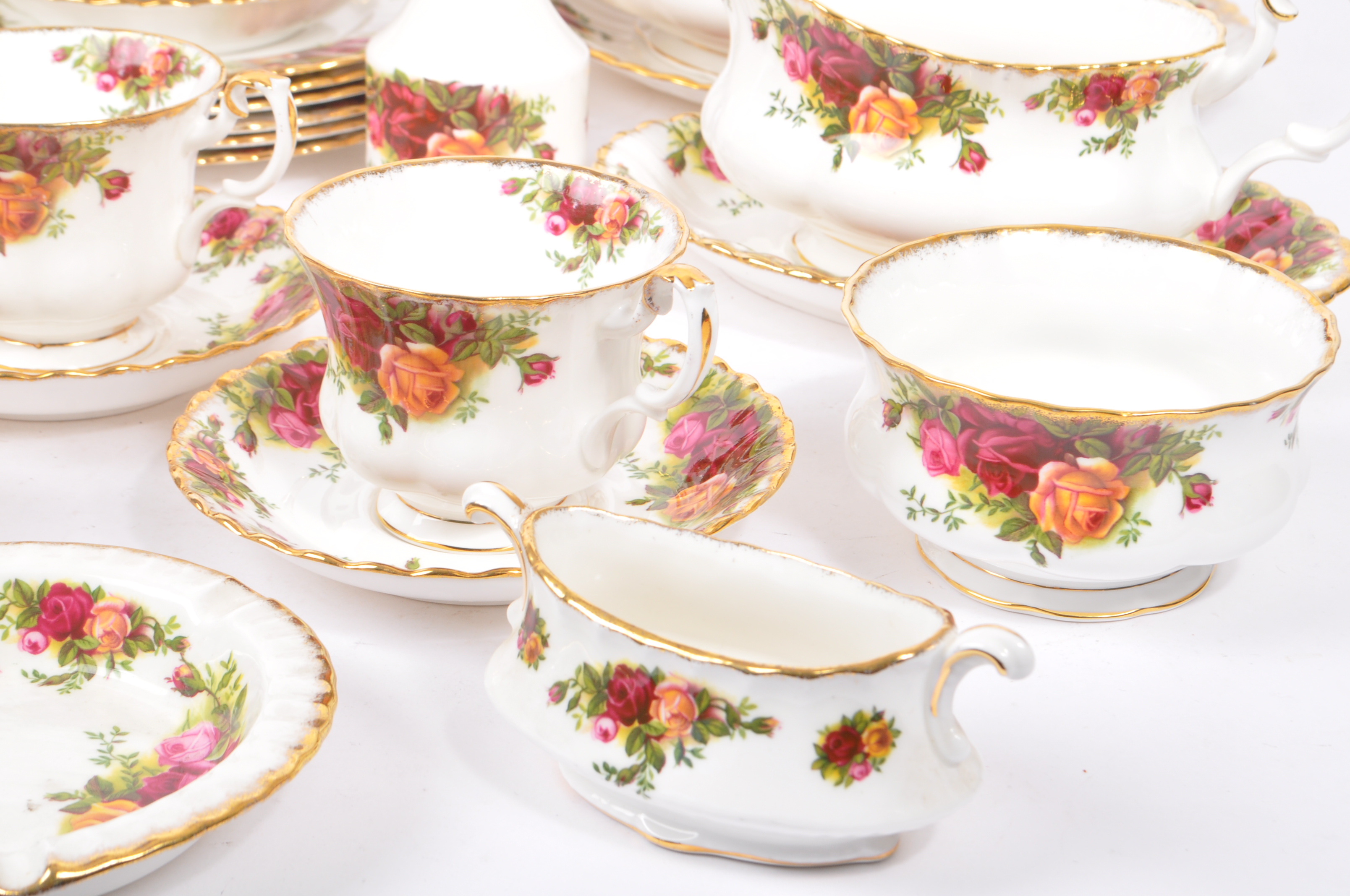 ROYAL ALBERT - OLD COUNTRY ROSES - ENGLISH MID CENTURY TEA SET - Image 3 of 10