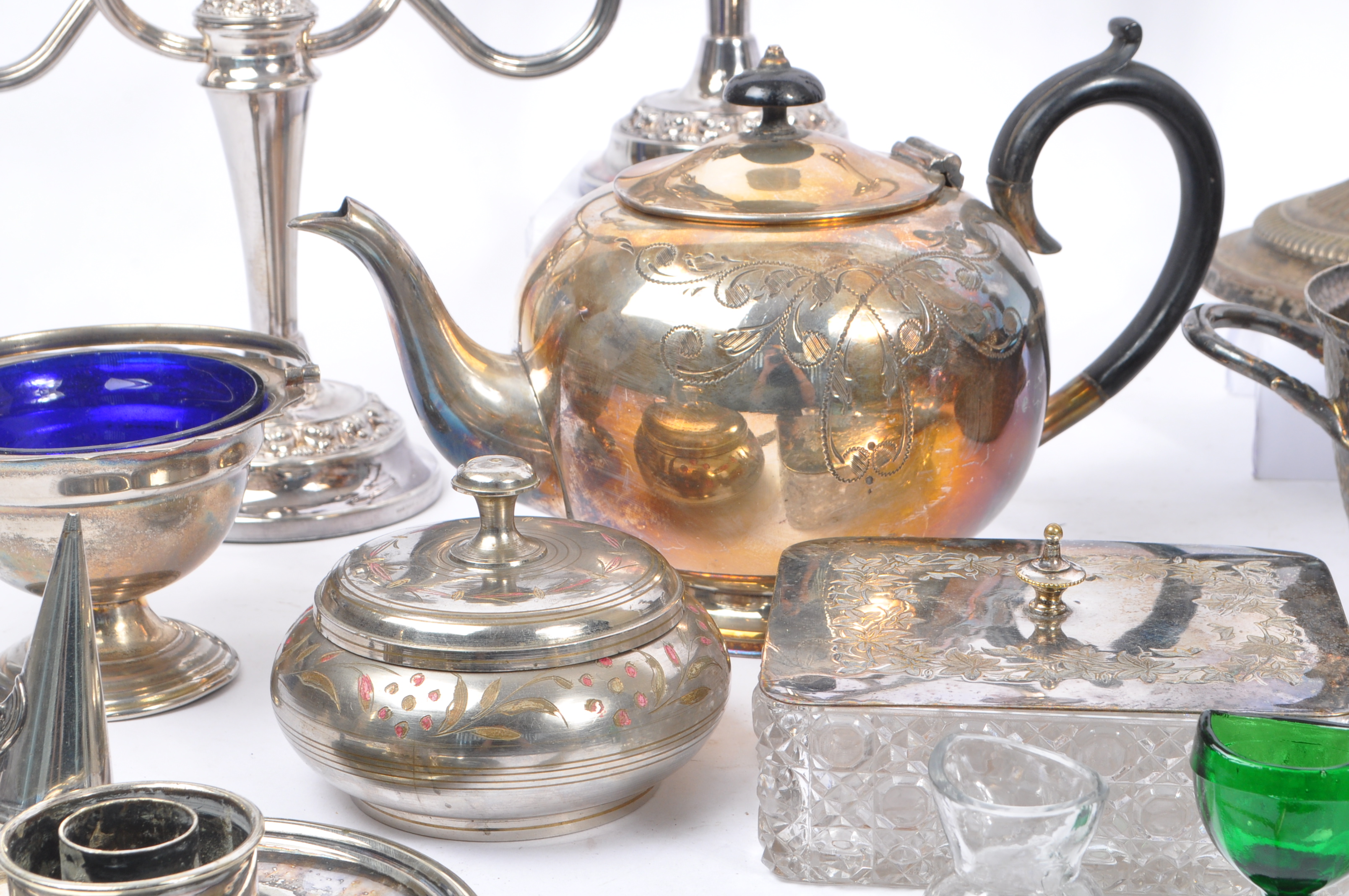 COLLECTION OF SILVER PLATE TABLEWARE & CURIOS - Image 4 of 11