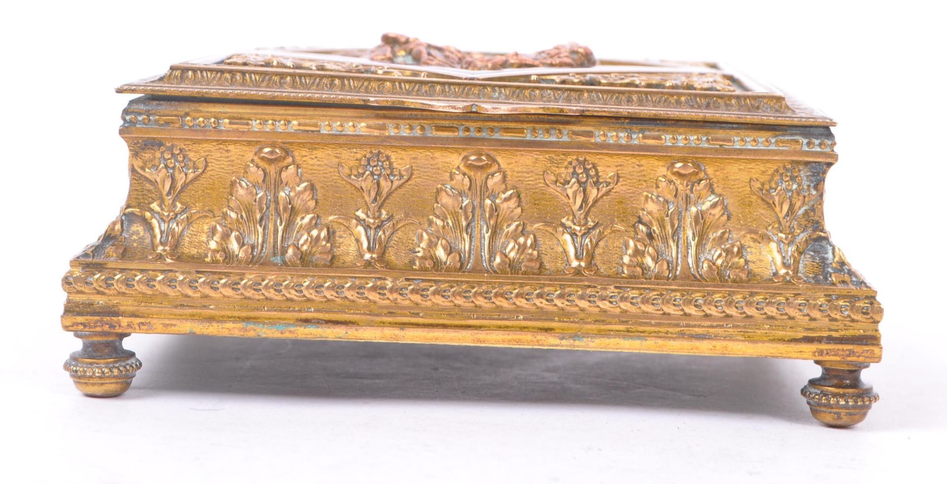19TH CENTURY FRENCH JEWELLERY BOX WITH ROCOCO SCENE - Image 5 of 6