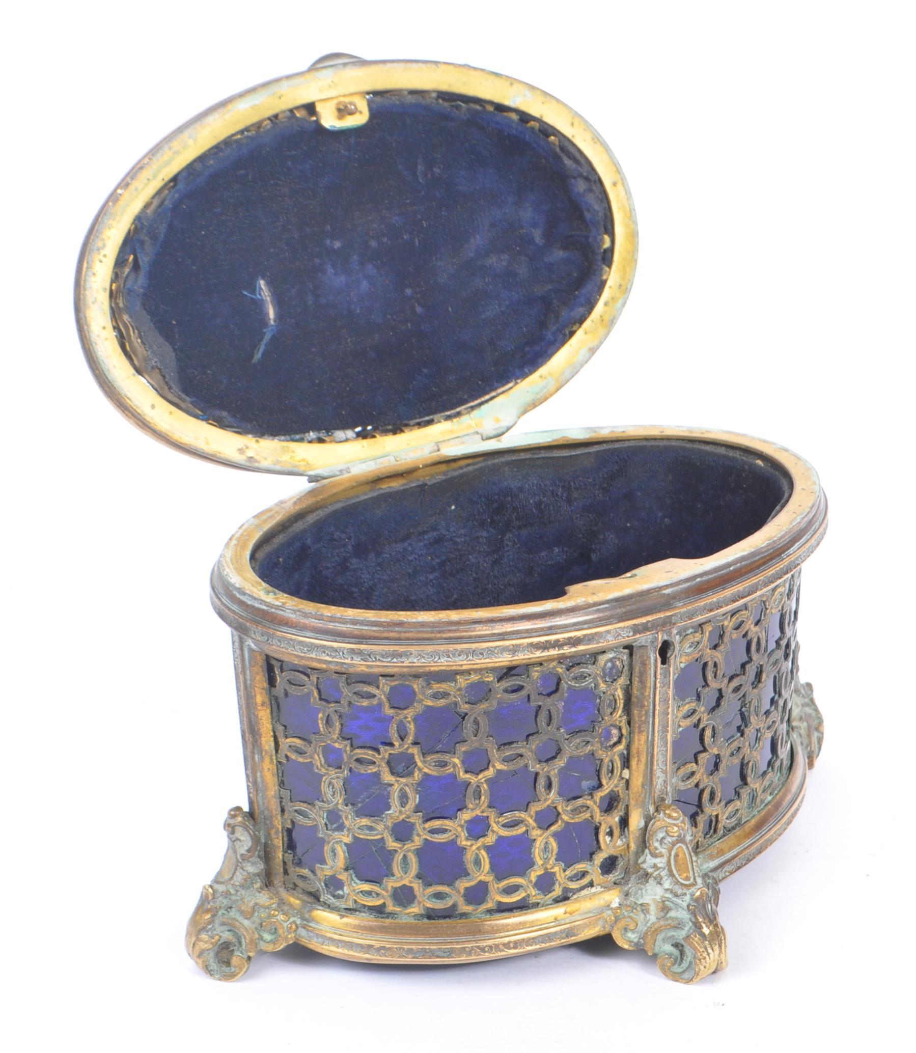 EARLY 20TH CENTURY BRASS AND BLUE GLASS TRINKET BOX - Image 5 of 6