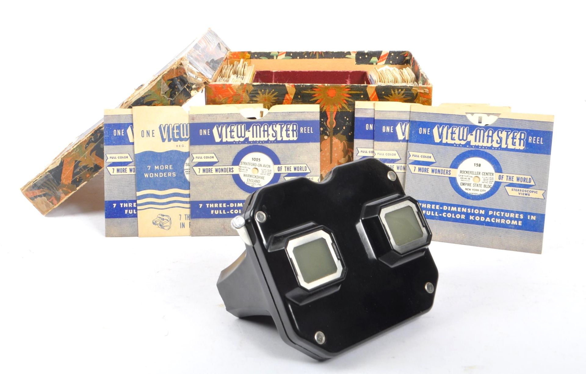 SAWYER'S - 20TH CENTURY VIEW MASTER TO INCLUDE SLIDES