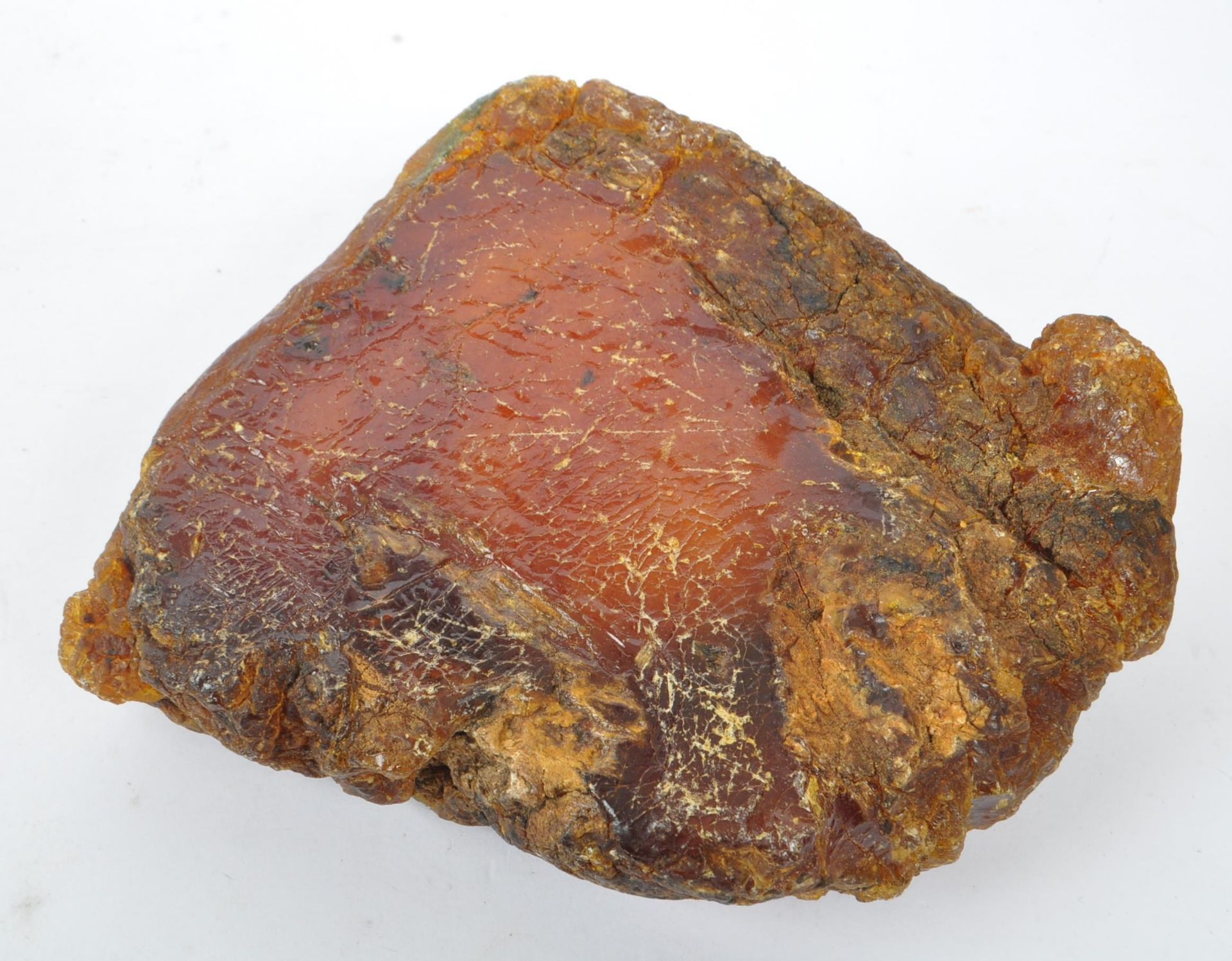 NATURAL HISTORY / GEOLOGICAL INTEREST - LARGE PIECE OF RAW AMBER - Image 2 of 6