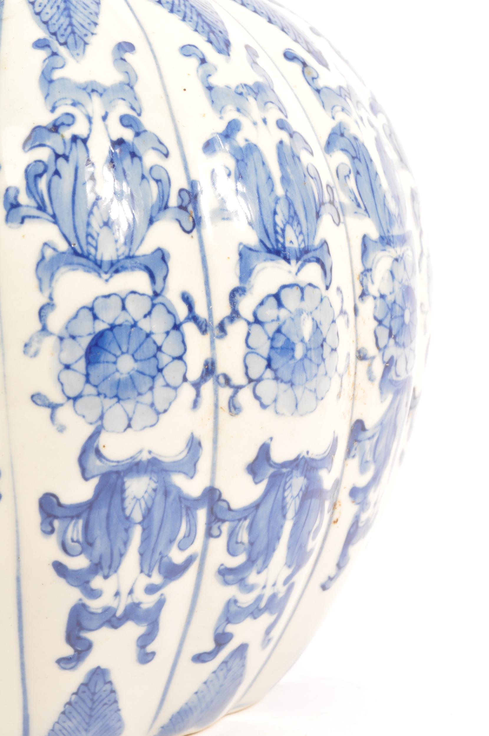 LARGE BLUE & WHITE CONTEMPORARY CHINESE PUMPKIN SHAPED VASE - Image 3 of 6