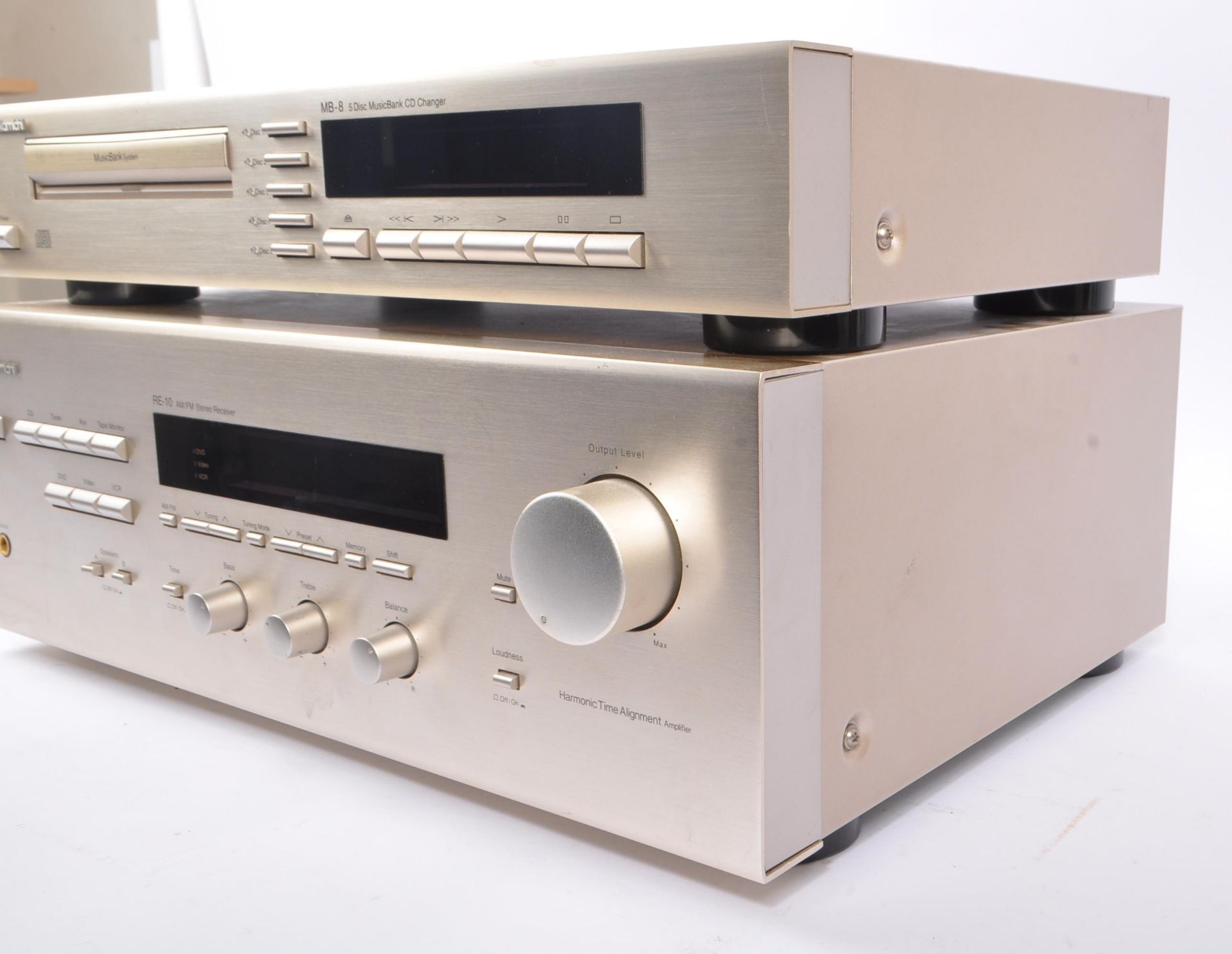 NAKAMICHI - RE-10 RECEIVER & MB-8 CD MUSICBANK - Image 2 of 6