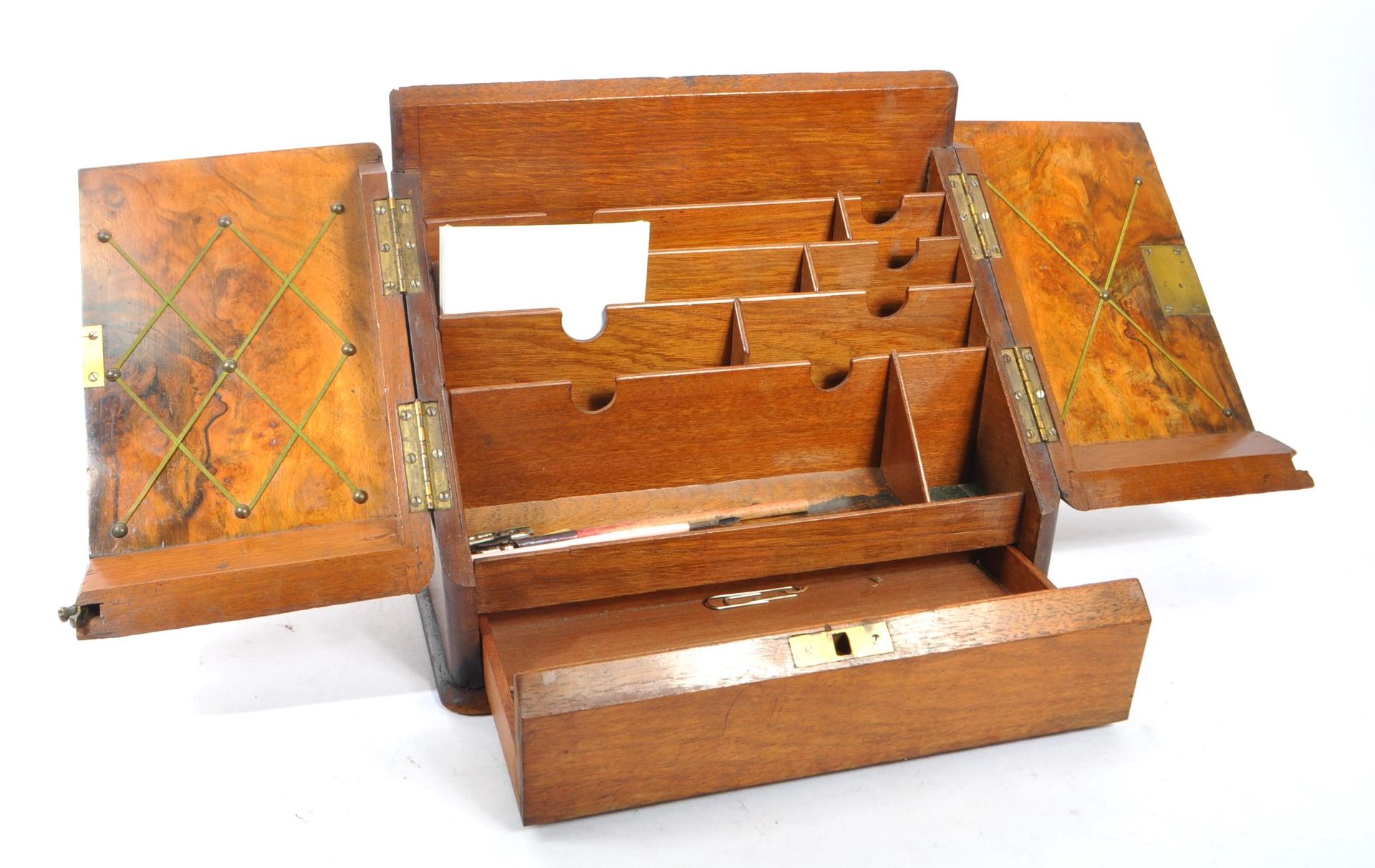 EARLY 20TH CENTURY BURR WALNUT STATIONARY HOLDER / DESK TIDY