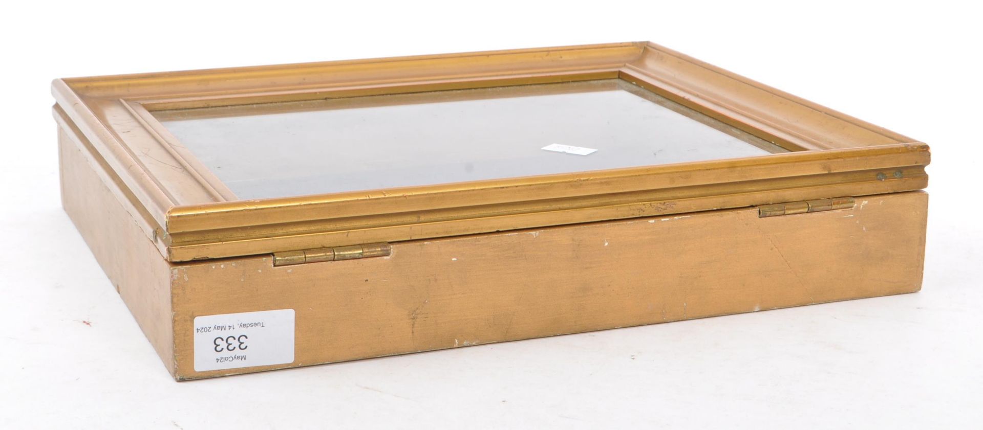 EARLY 20TH CENTURY TABLE TOP GILT DISPLAY CASE - Image 6 of 6