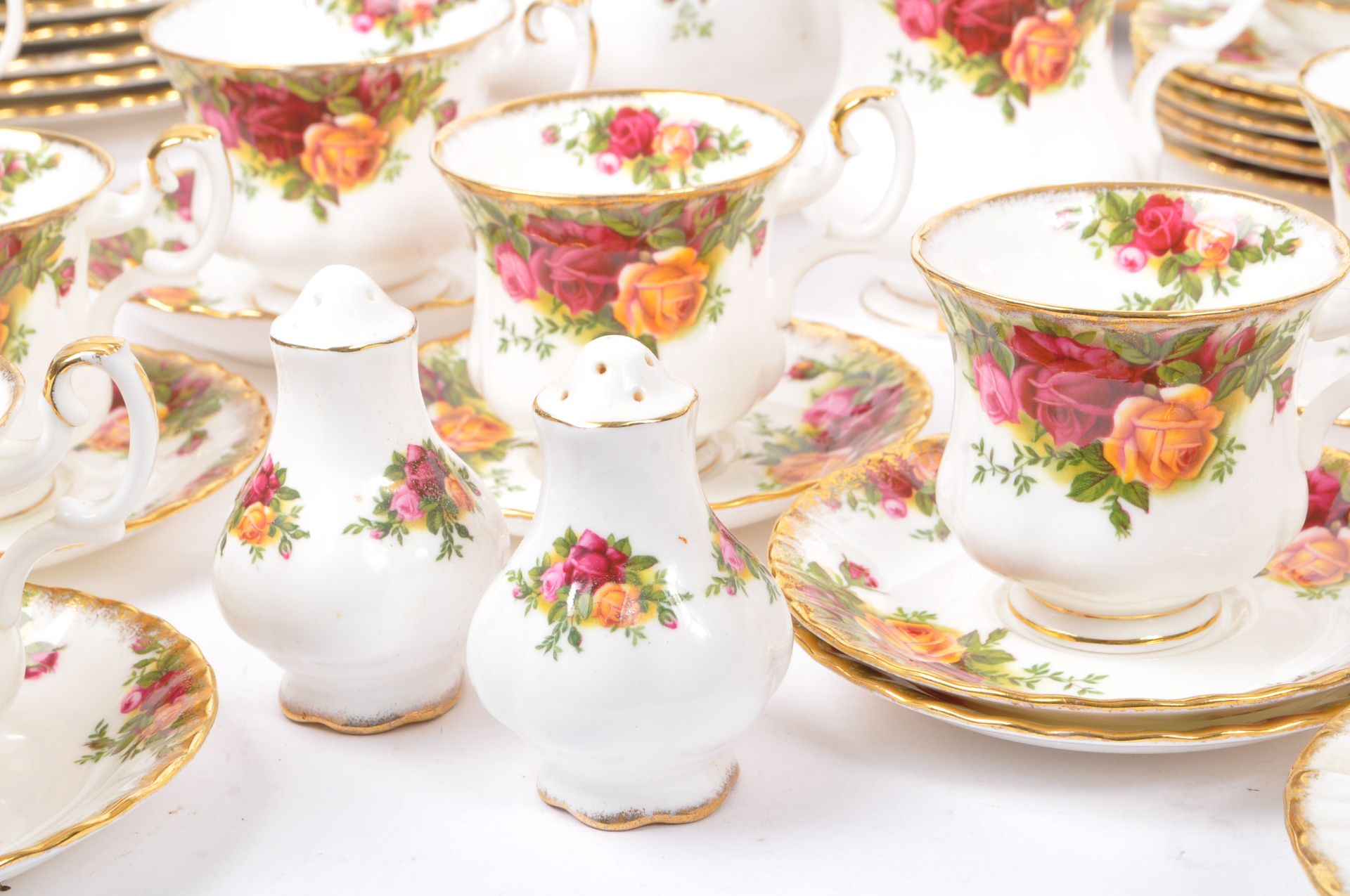 ROYAL ALBERT - OLD COUNTRY ROSES - ENGLISH MID CENTURY TEA SET - Image 8 of 10