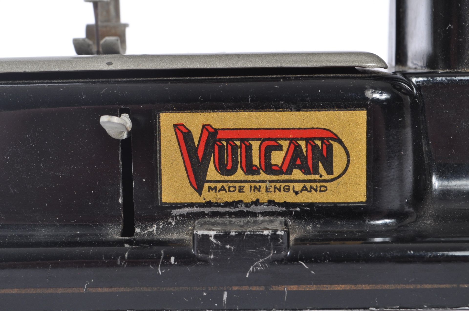 VOLCAN - MID 20TH CENTURY TOY TIN SEWING MACHINE - Image 5 of 5