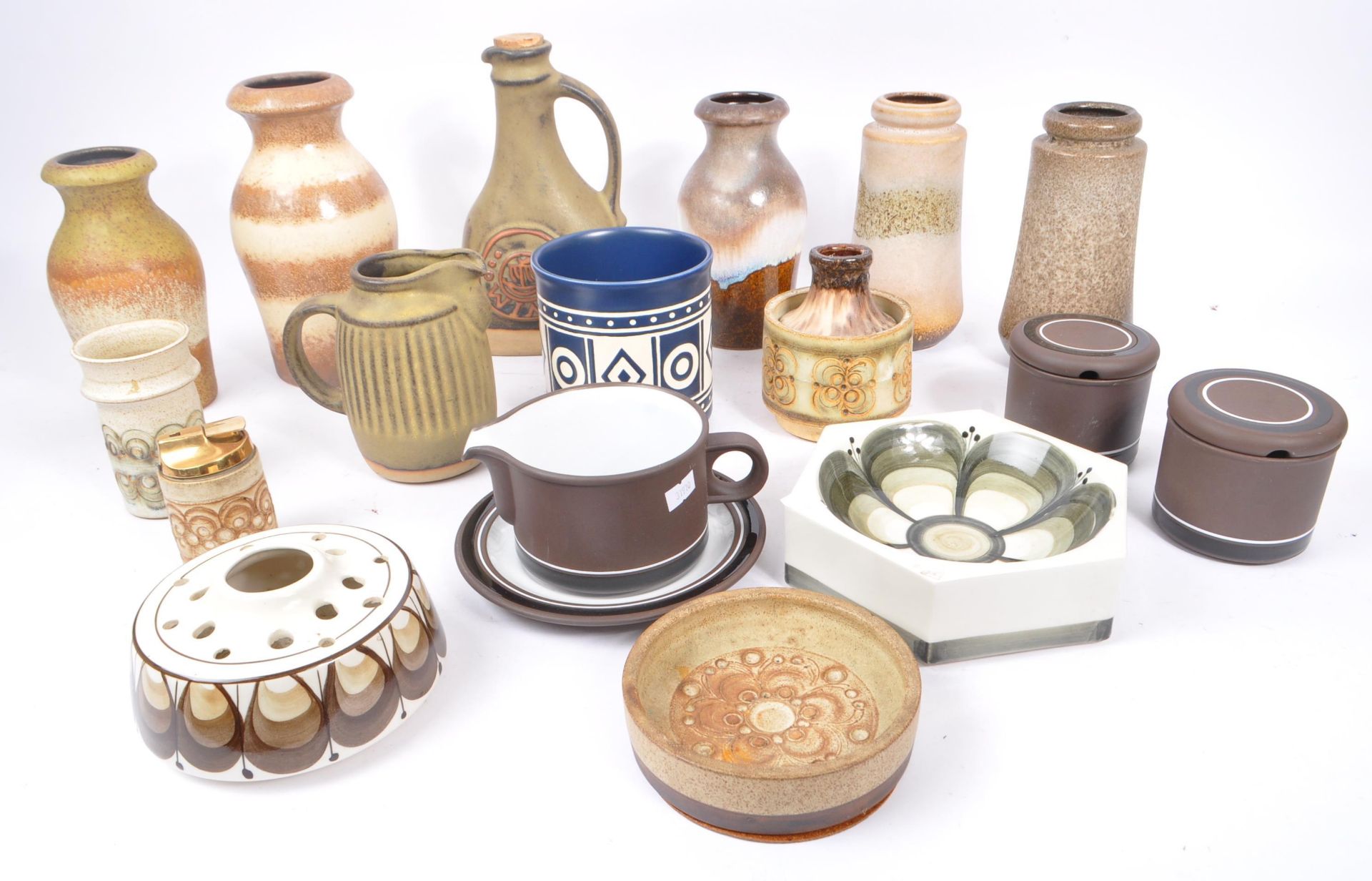 COLLECTION OF VINTAGE 20TH CENTURY & LATER CERAMICS