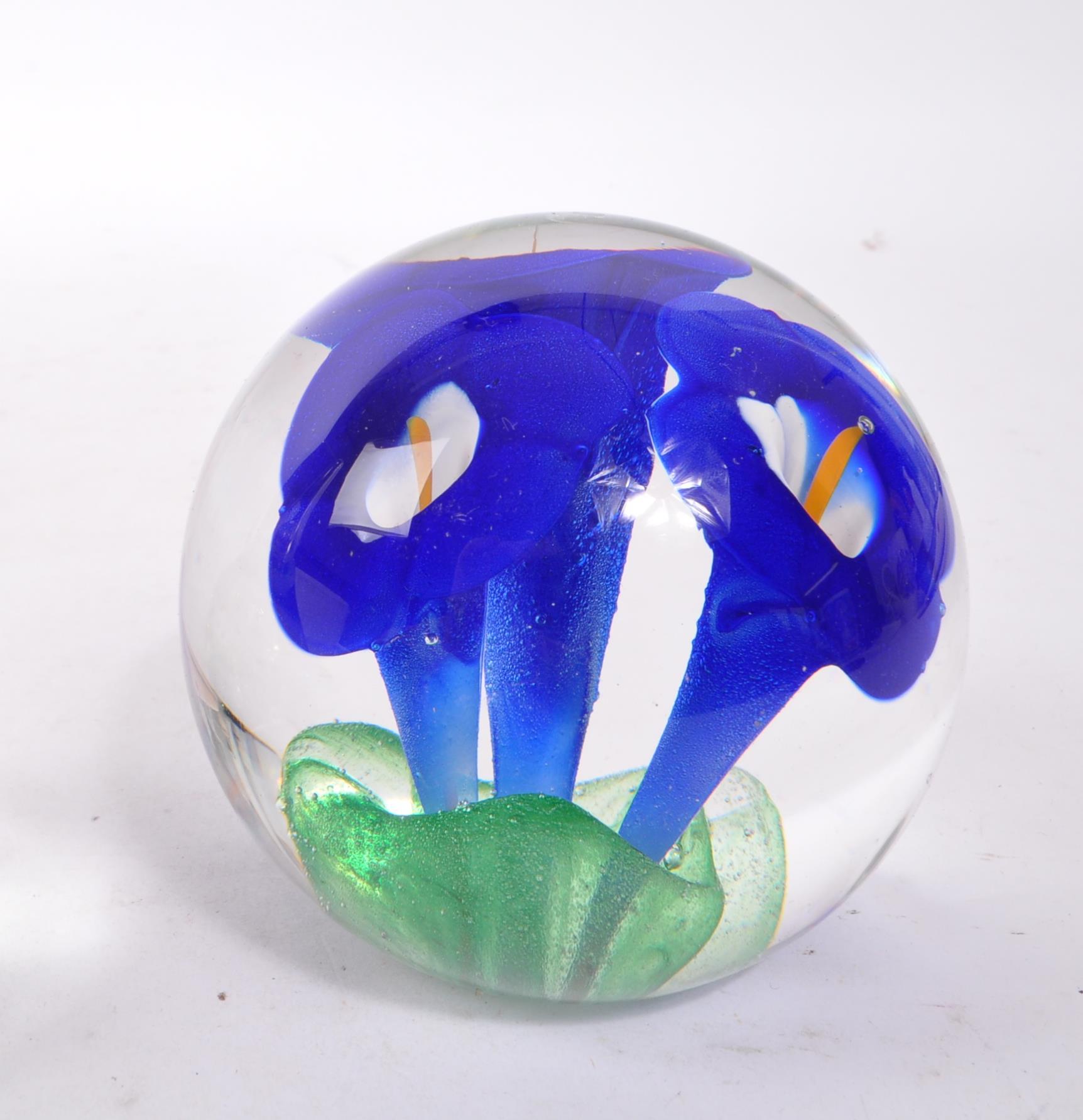 COLLECTION OF 20TH CENTURY GLASS PAPERWEIGHTS - Image 2 of 7