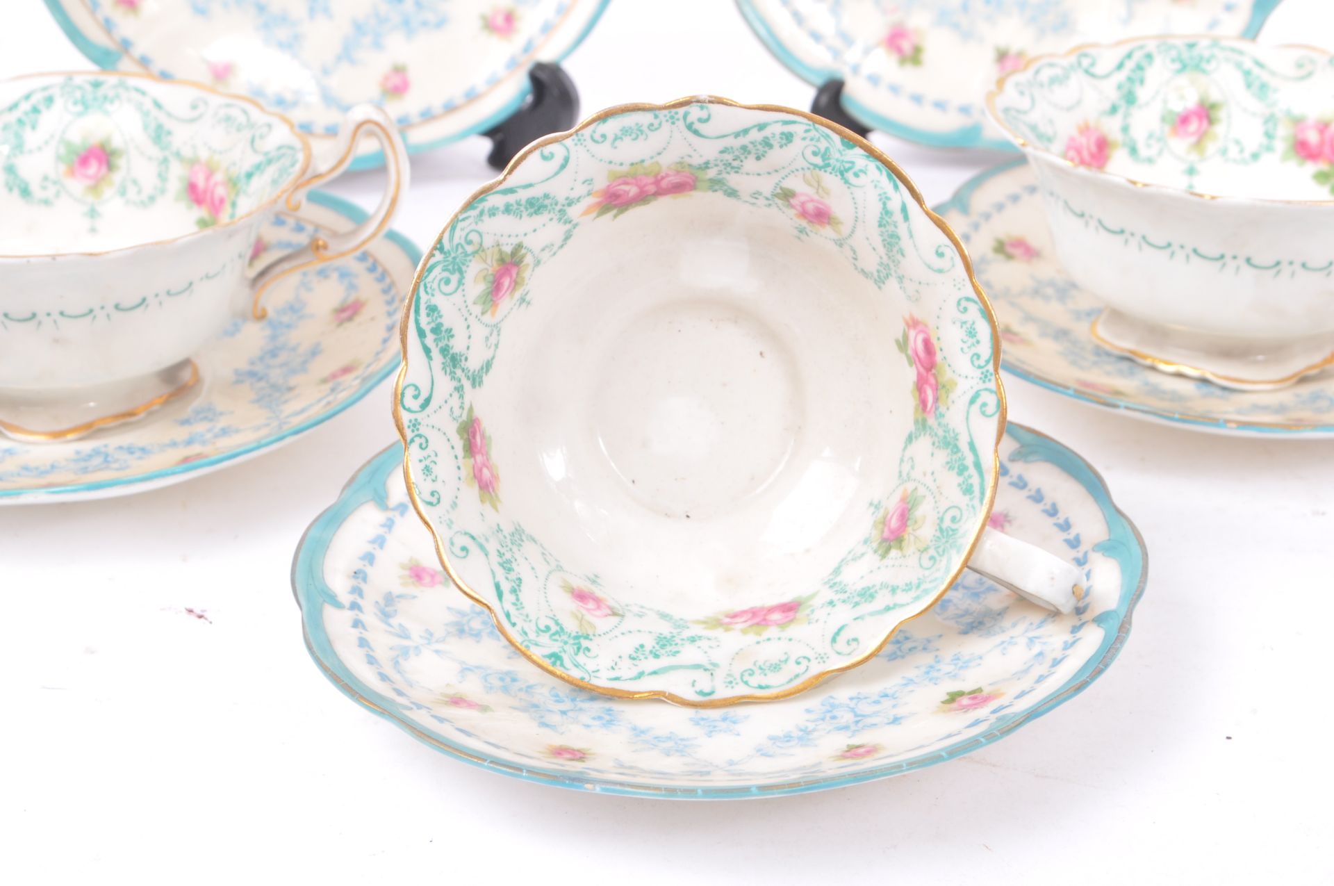 THREE EARLY 20TH CENTURY ROYAL DOULTON TEACUP & SAUCER - Image 4 of 5
