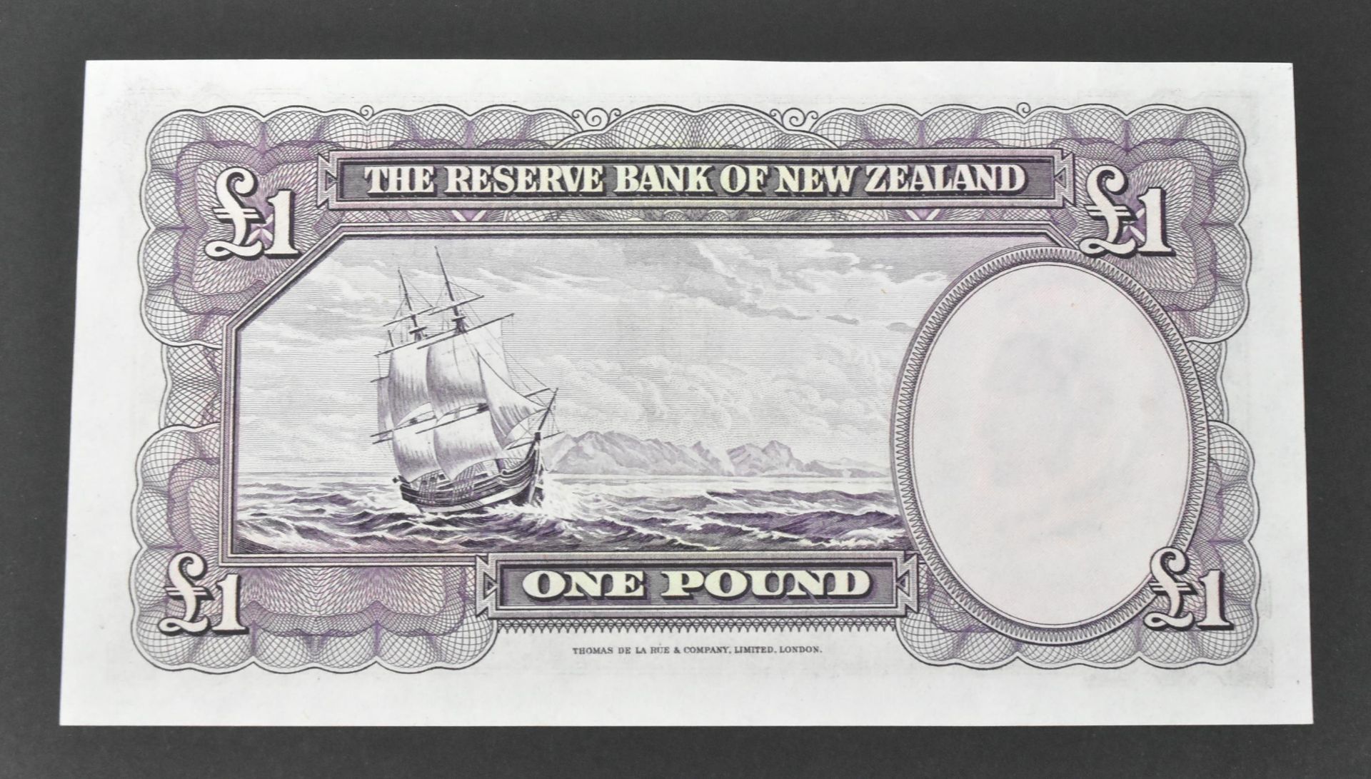 RESERVE BANK OF NEW ZEALAND UNCIRCULATED 1940S £1 NOTE - Image 2 of 2