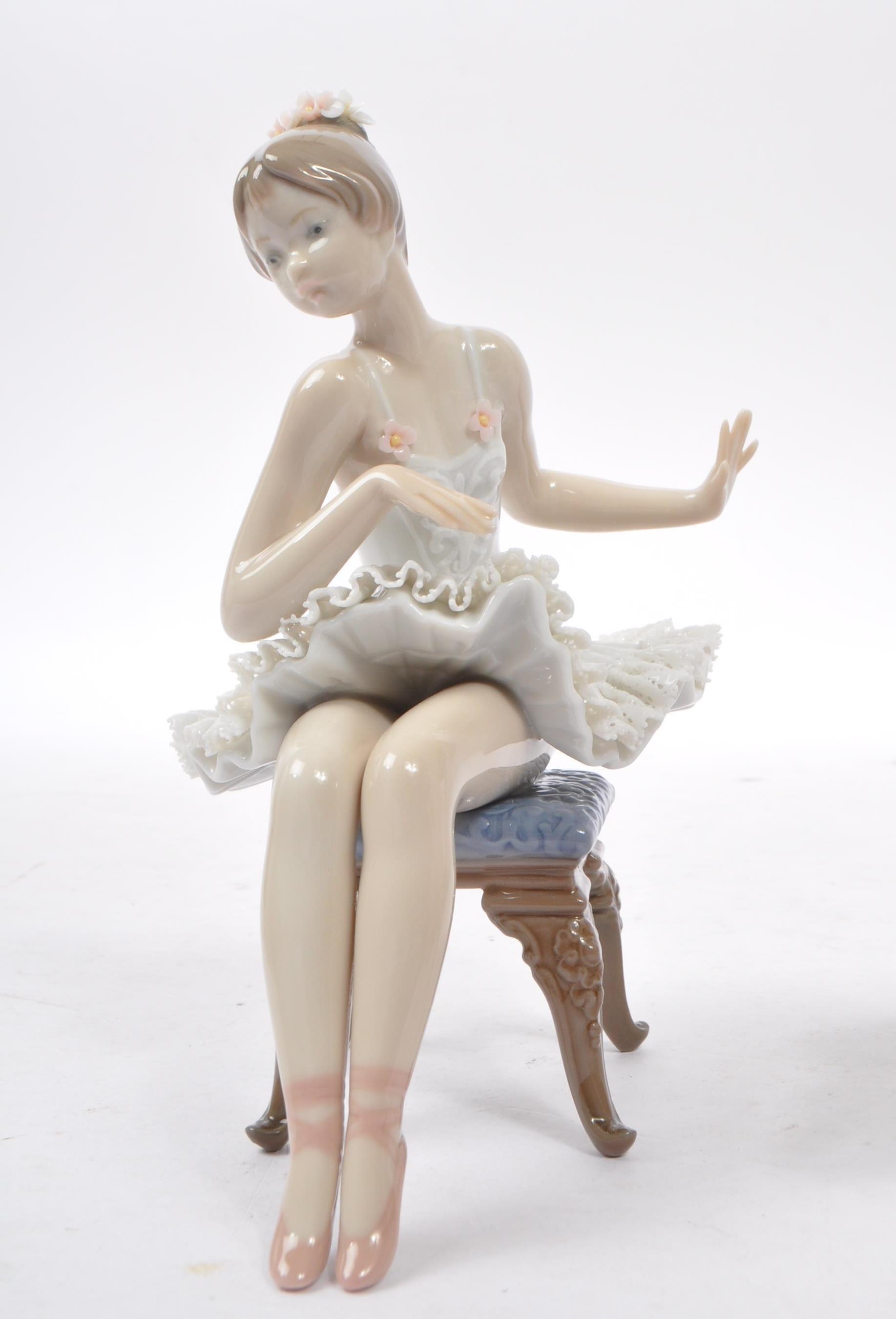 LLADRO - TWO PORCELAIN BALLERINA FIGURES WITH THREADWORK - Image 3 of 8