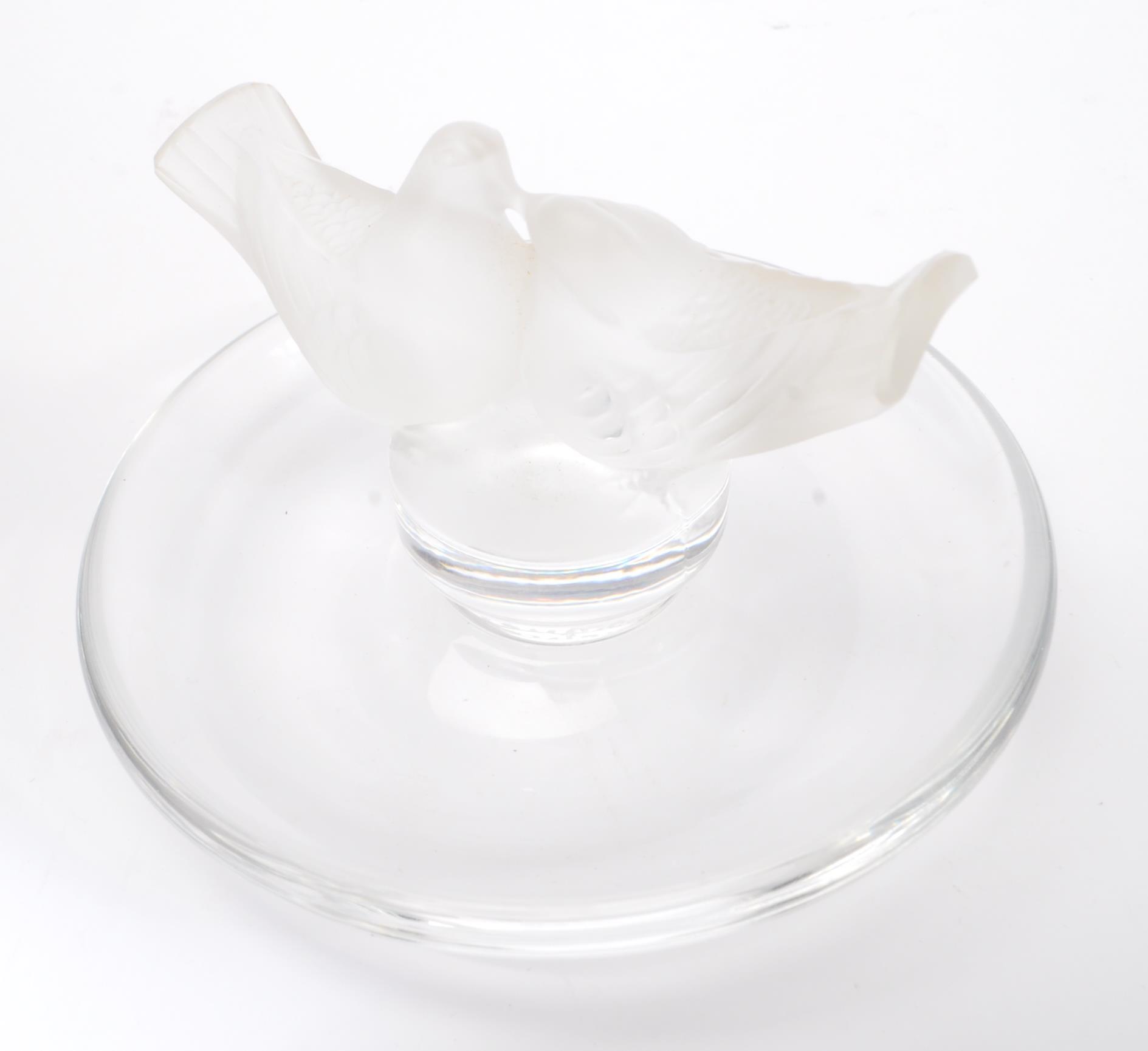 LALIQUE - 20TH CENTURY GLASS BIRDS IN CIRCULAR DISH - Image 4 of 5