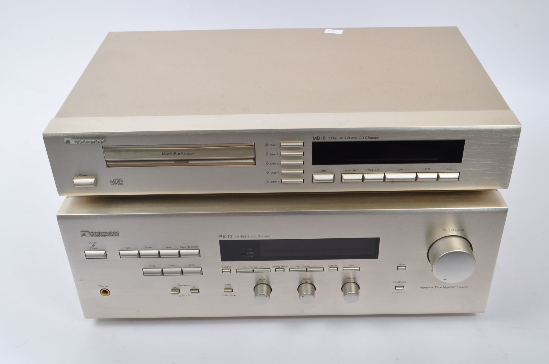 NAKAMICHI - RE-10 RECEIVER & MB-8 CD MUSICBANK - Image 5 of 6
