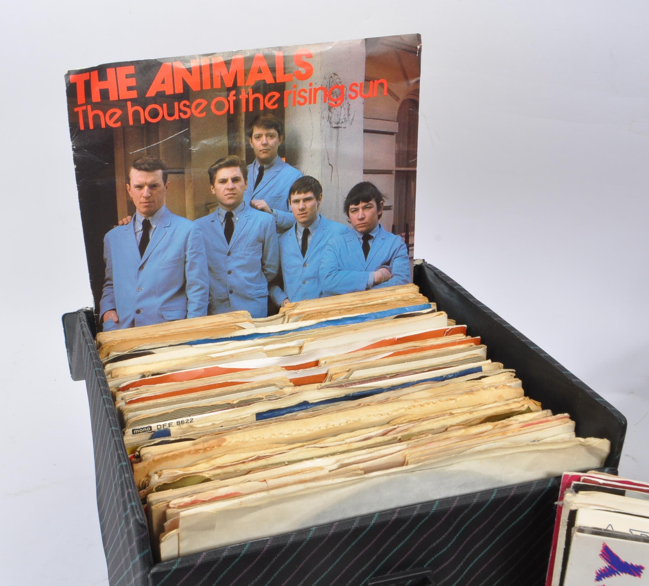 LARGE COLLECTION OF 45'S RPM VINYLS TO INCLUDE 60S & 80S - Image 2 of 5