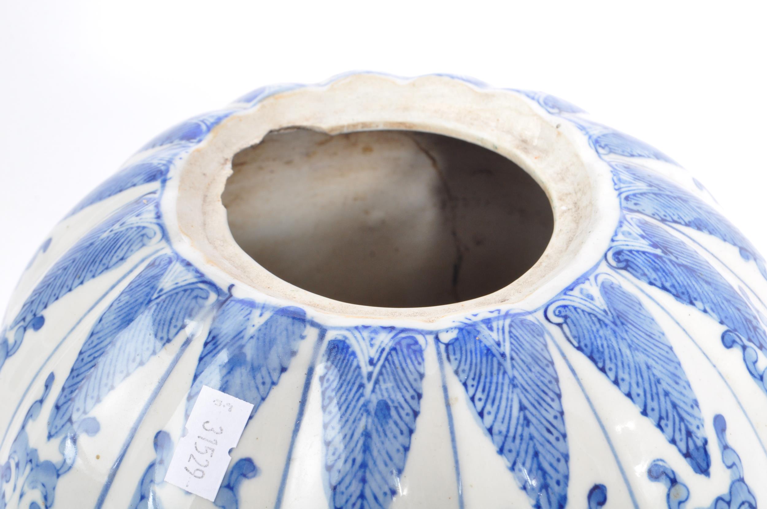 LARGE BLUE & WHITE CONTEMPORARY CHINESE PUMPKIN SHAPED VASE - Image 5 of 6