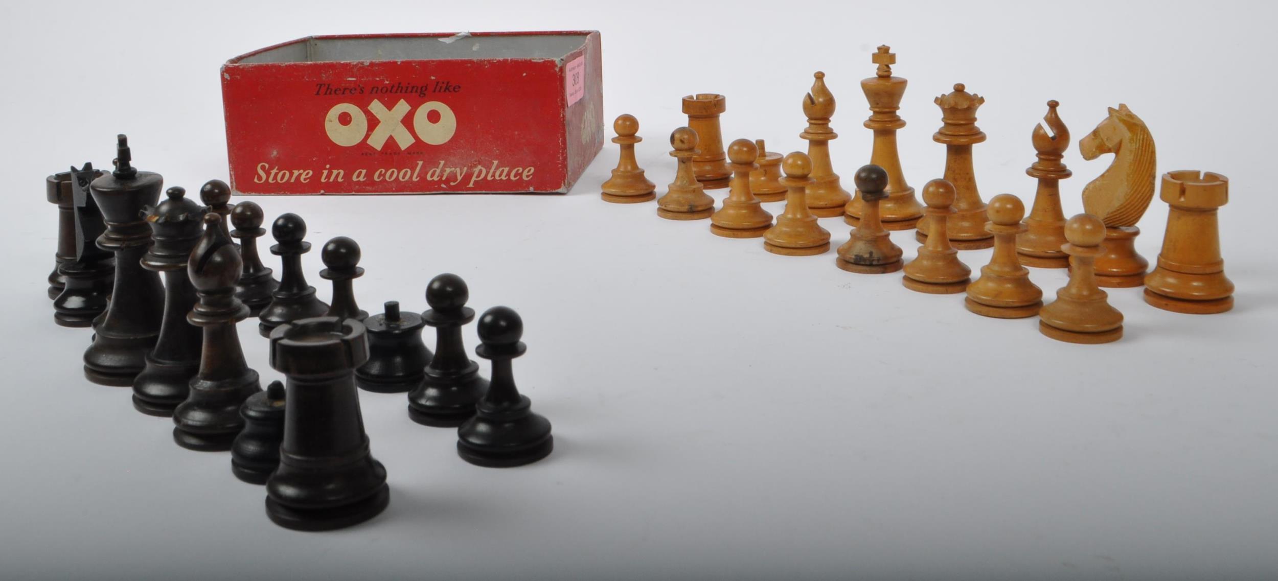 20TH CENTURY HAND CARVED WOODEN CHESS SET - Image 4 of 4