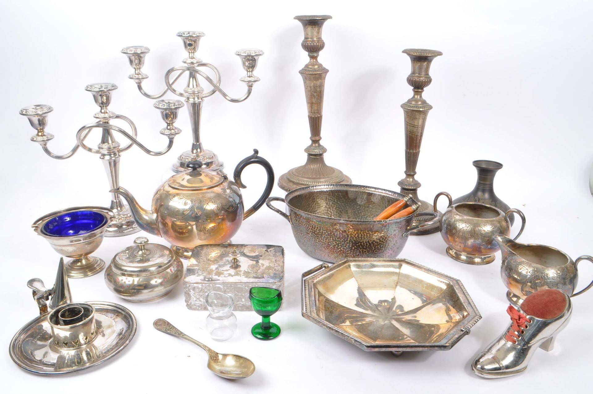 COLLECTION OF SILVER PLATE TABLEWARE & CURIOS