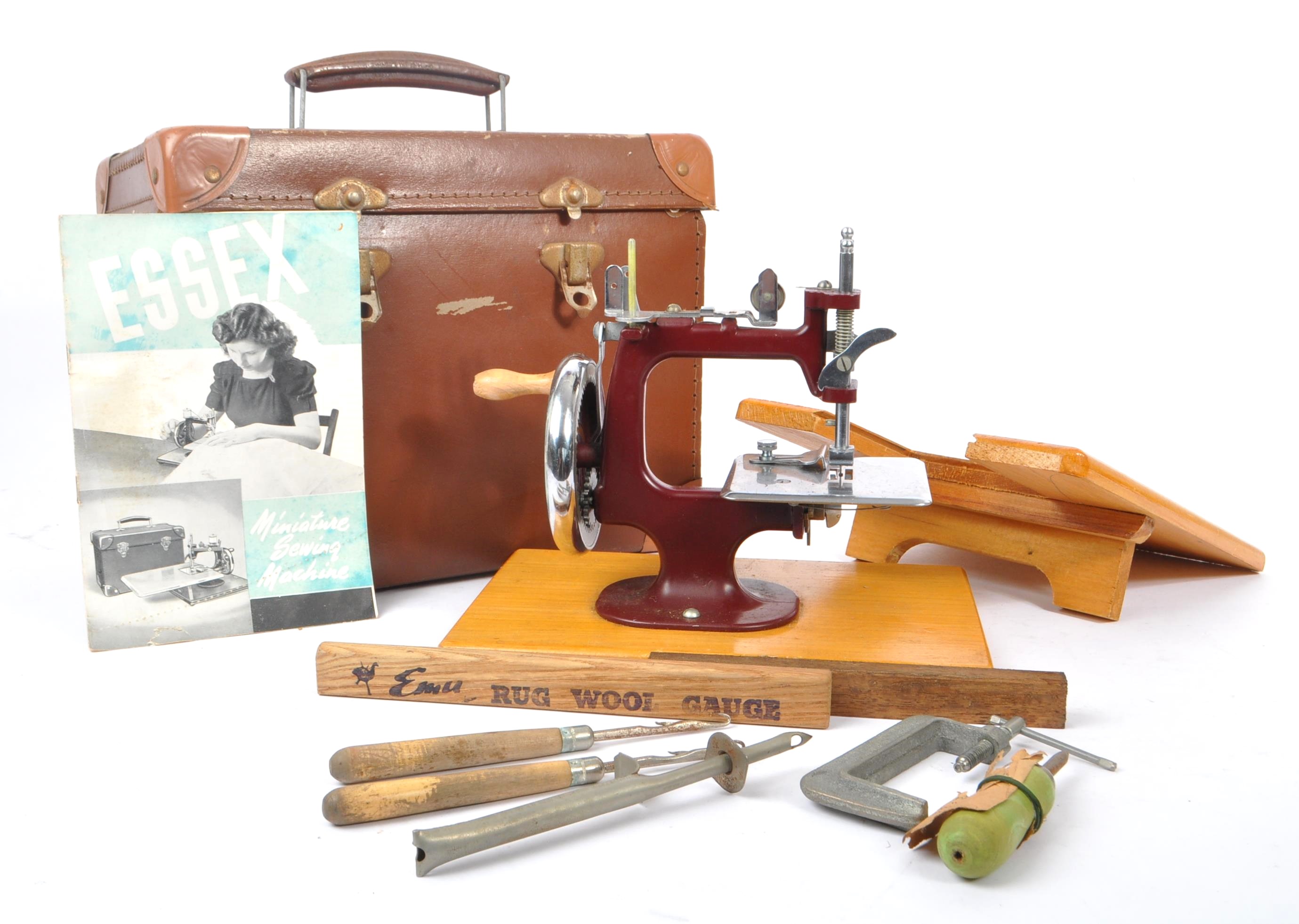 ESSEX - MID CENTURY MINIATURE SEWING MACHINE