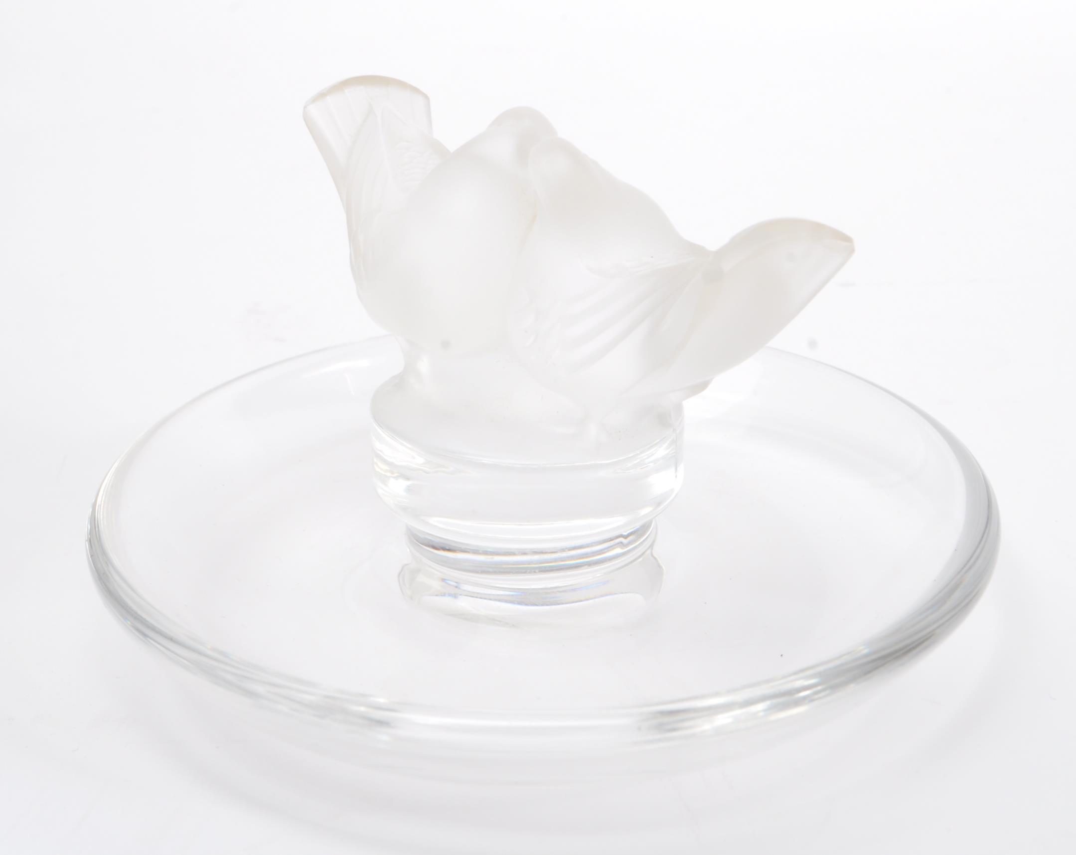 LALIQUE - 20TH CENTURY GLASS BIRDS IN CIRCULAR DISH - Image 2 of 5