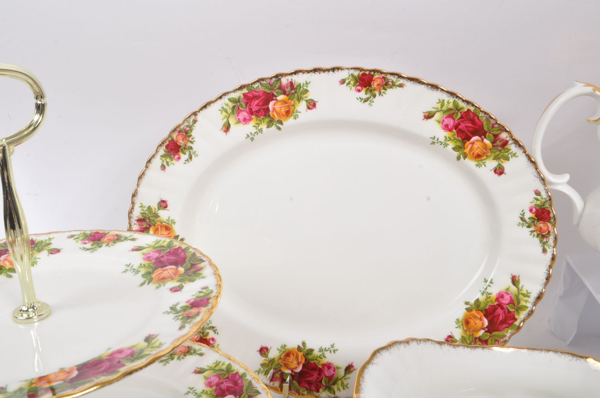 ROYAL ALBERT - OLD COUNTRY ROSES - PORCELAIN TEA SERVICE - Image 8 of 9